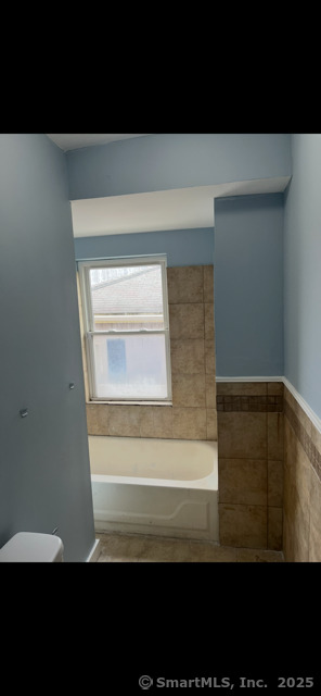 290 Adams St Property Photo 5