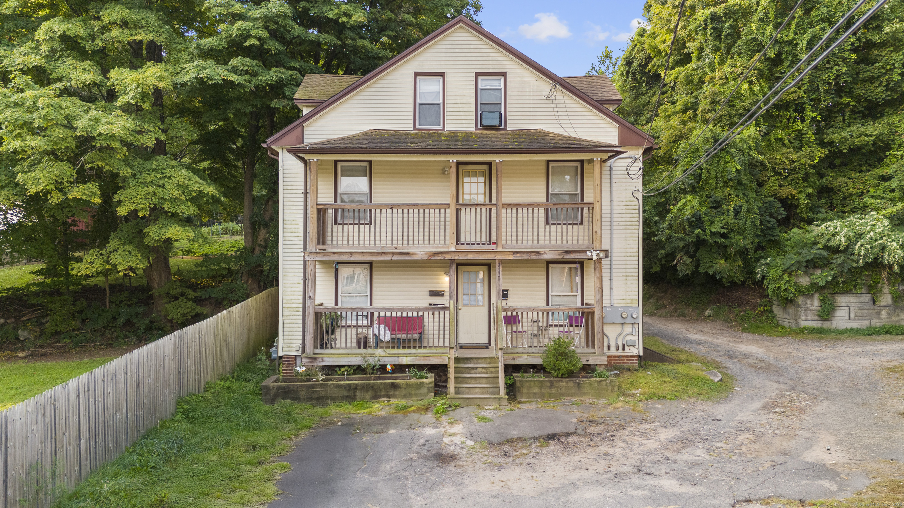211 Park Street Property Photo 1