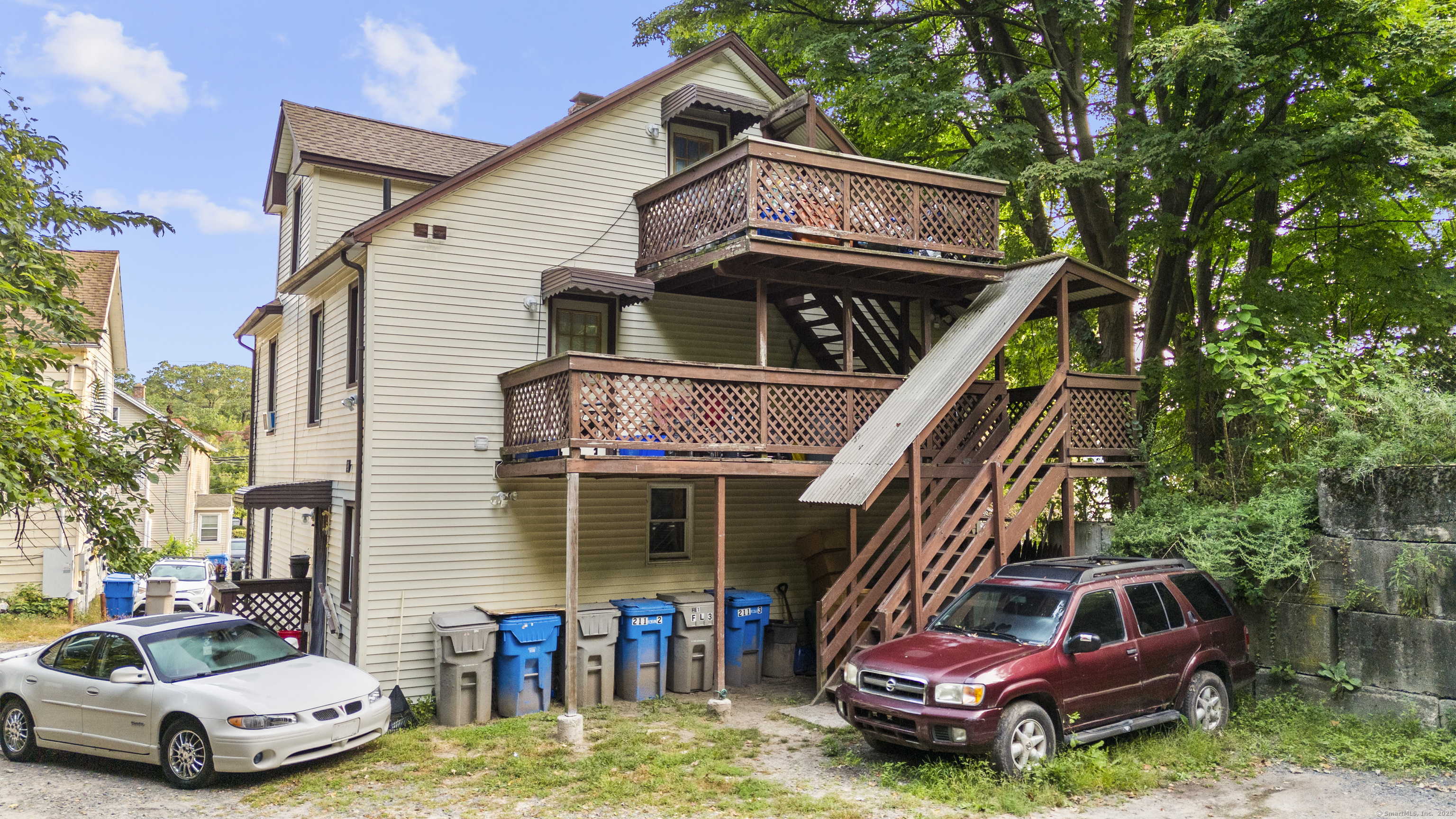 211 Park Street Property Photo 5