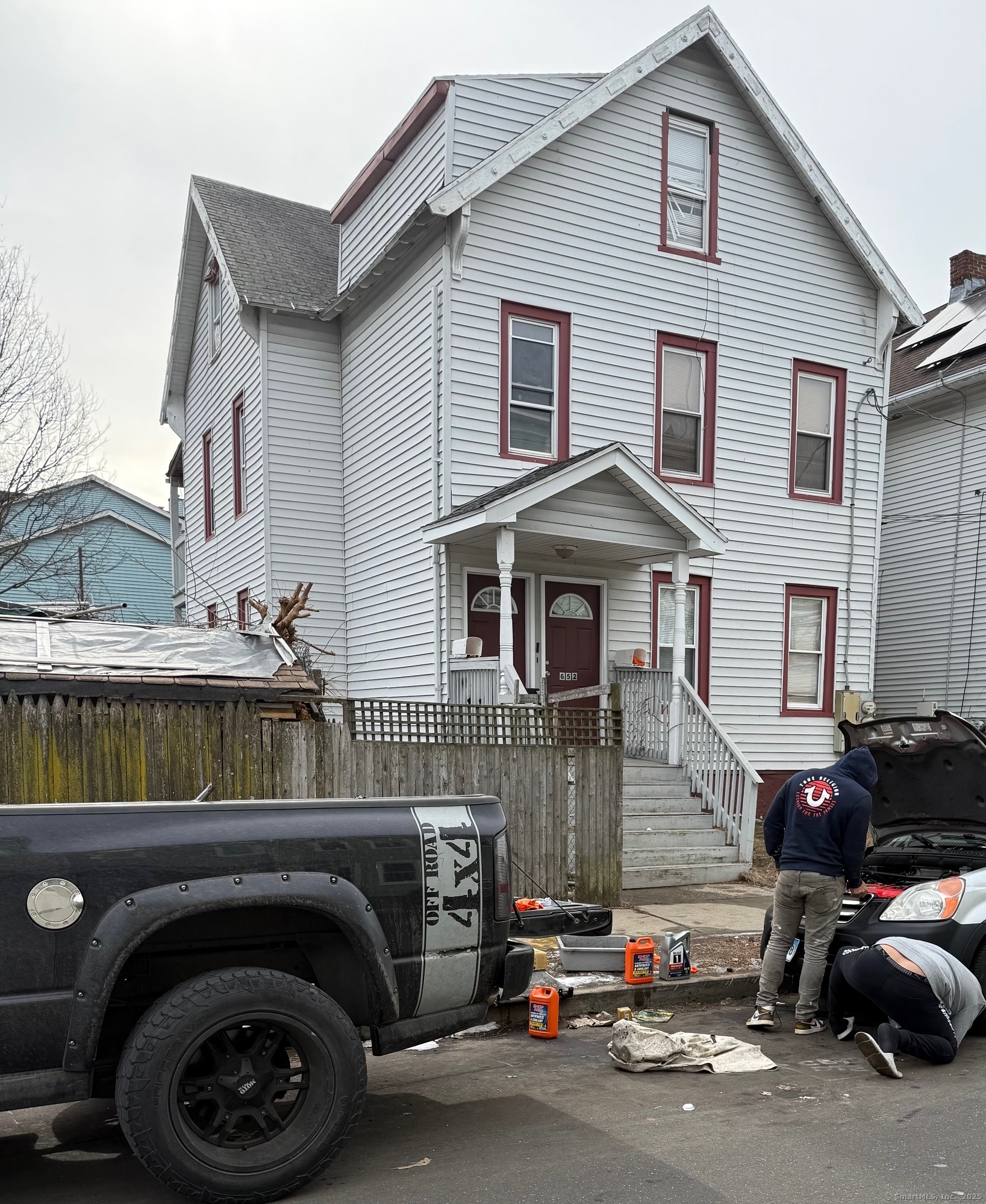 652 Maple Street Property Photo 3