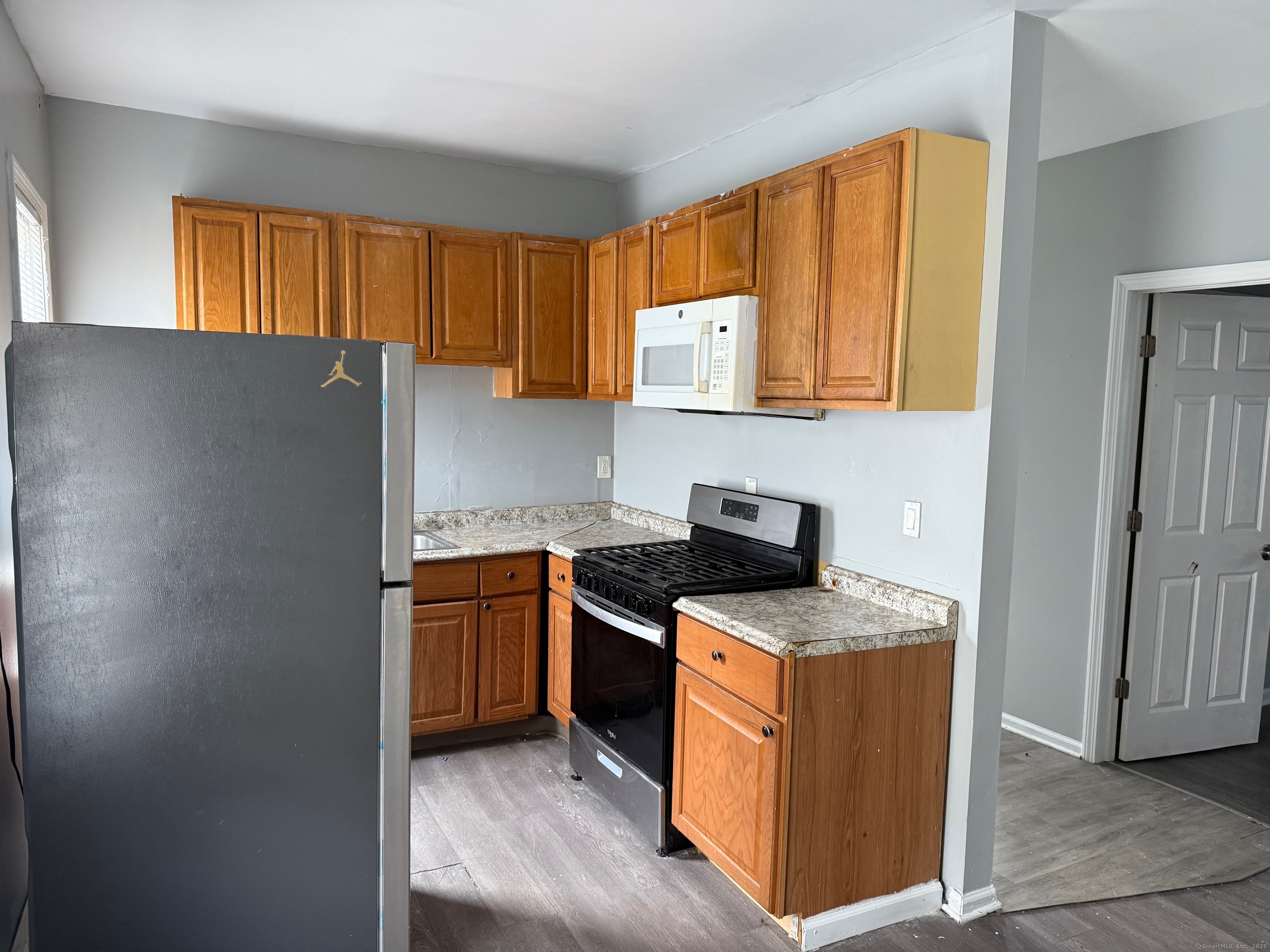 652 Maple Street Property Photo 6