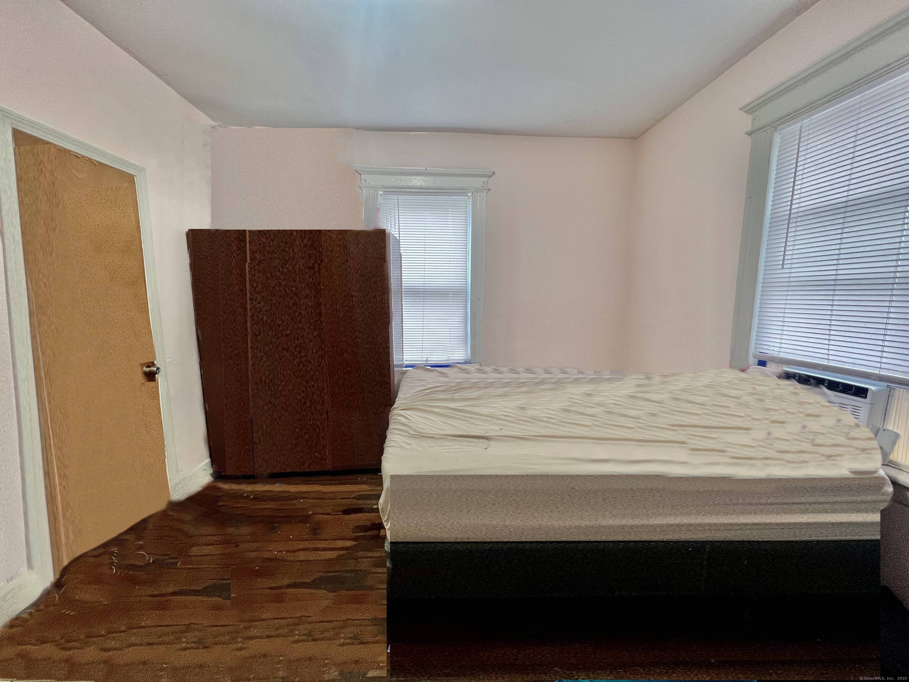 130 132 134 136 Center Street Property Photo 8