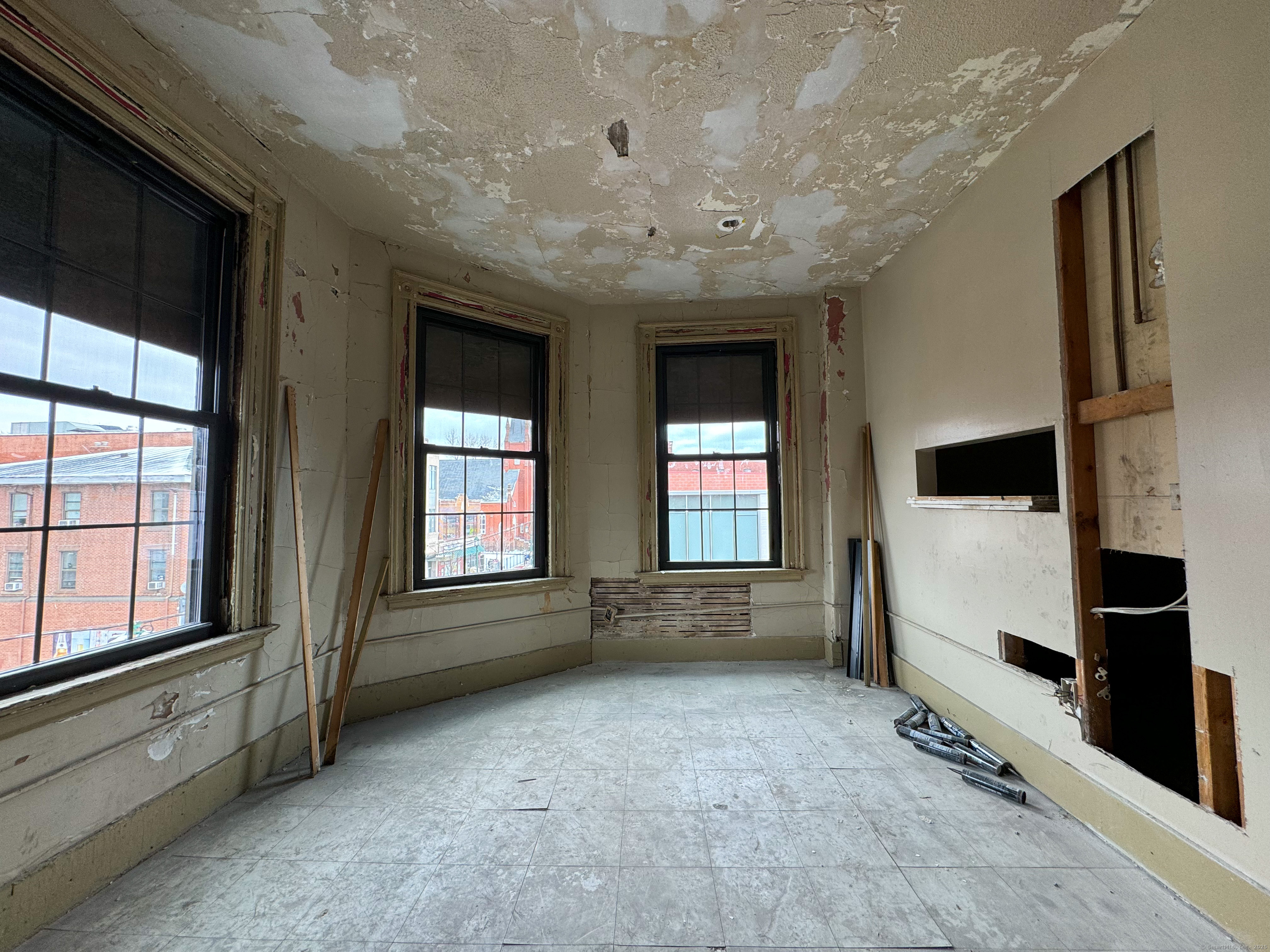 617 Park Street Property Photo 6