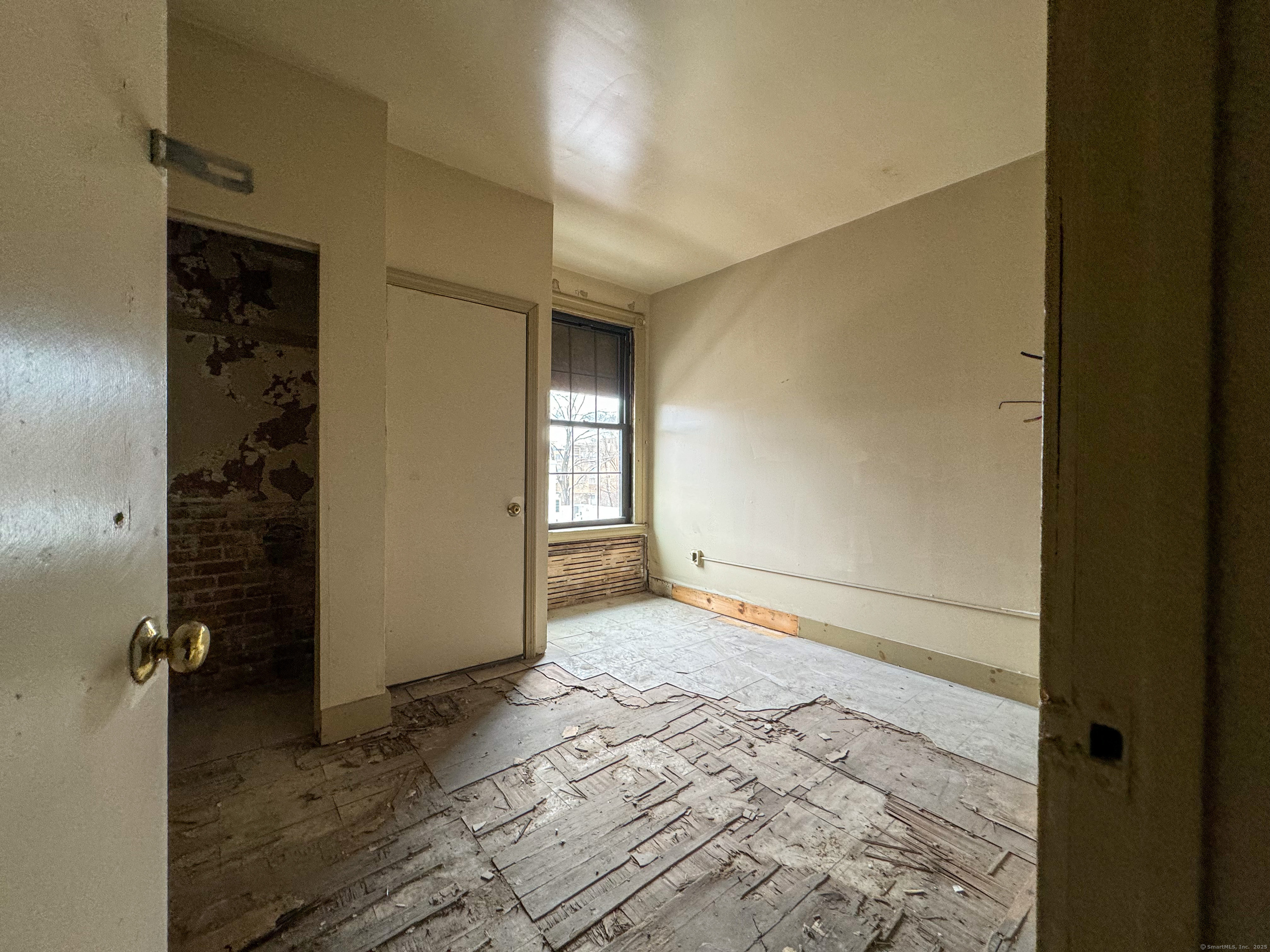 617 Park Street Property Photo 7