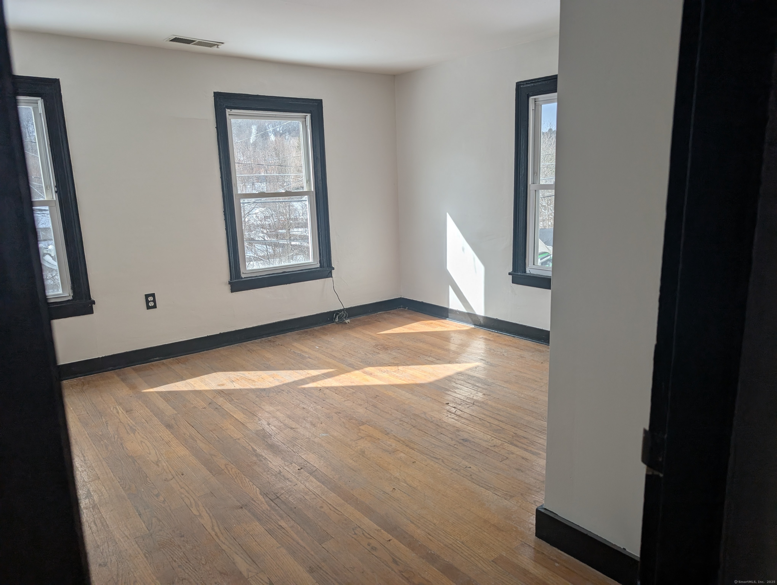 830 Main Street Property Photo 9