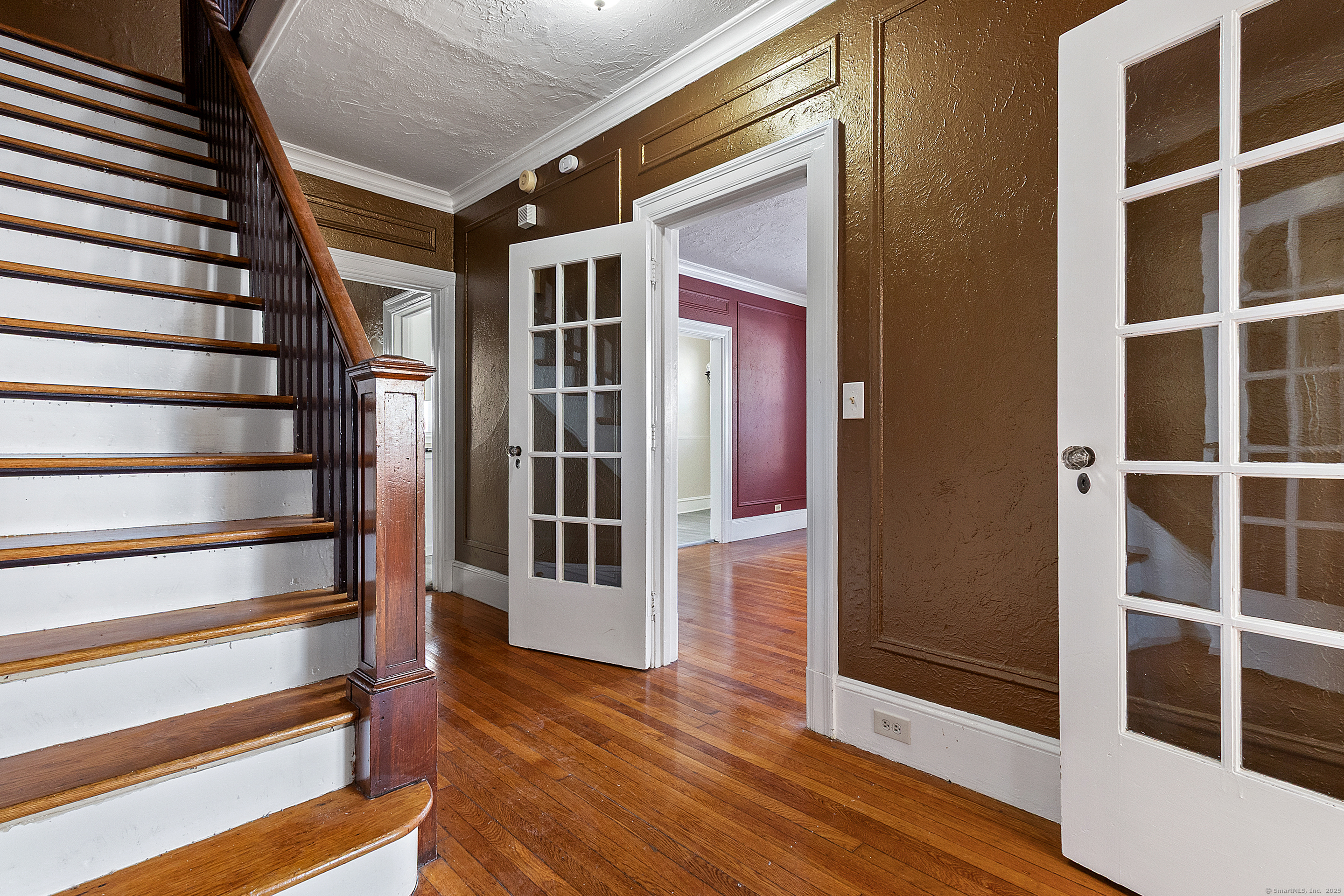 240 Central Avenue Property Photo 16