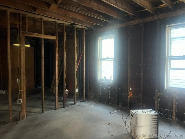 66-68 Adams Street Property Photo 7