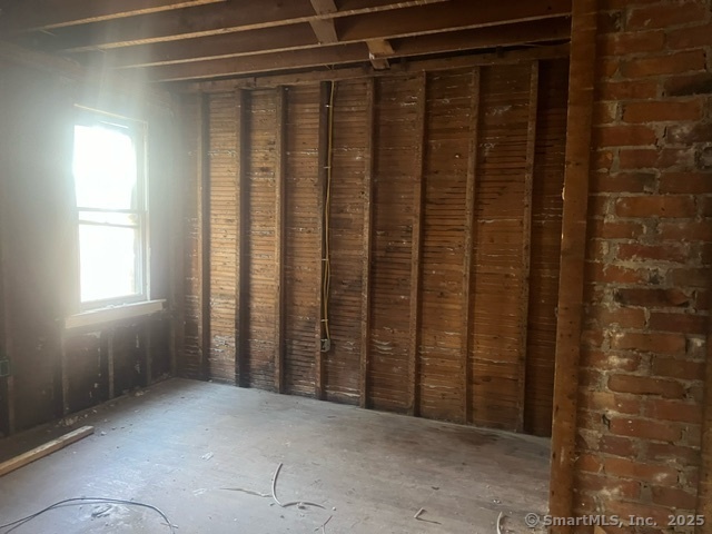 66-68 Adams Street Property Photo 8