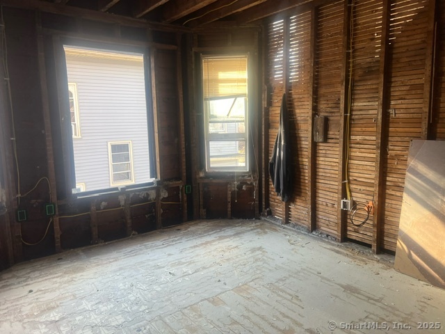 66-68 Adams Street Property Photo 14