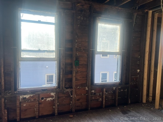 66-68 Adams Street Property Photo 15