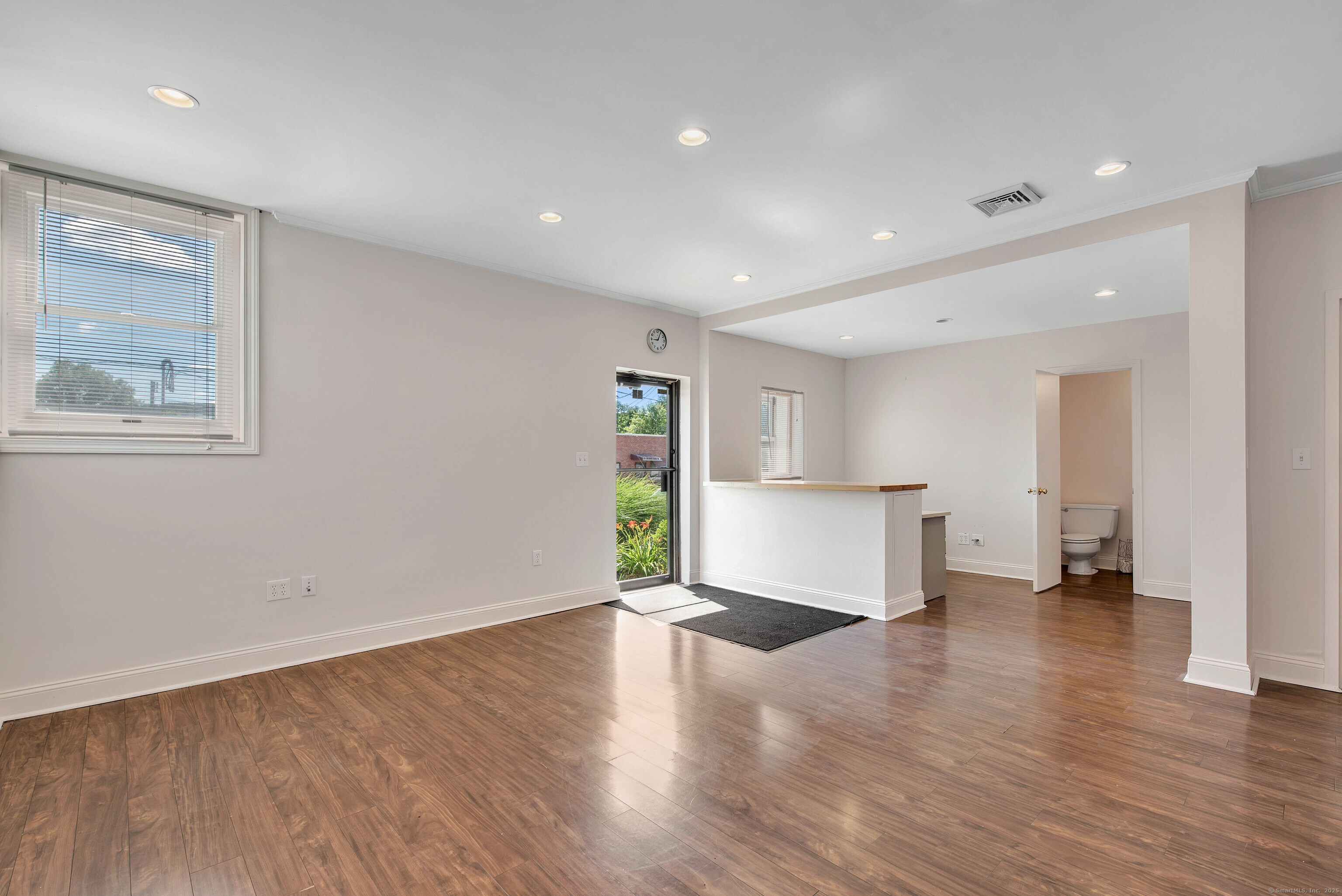 87 Custer Street Property Photo 6