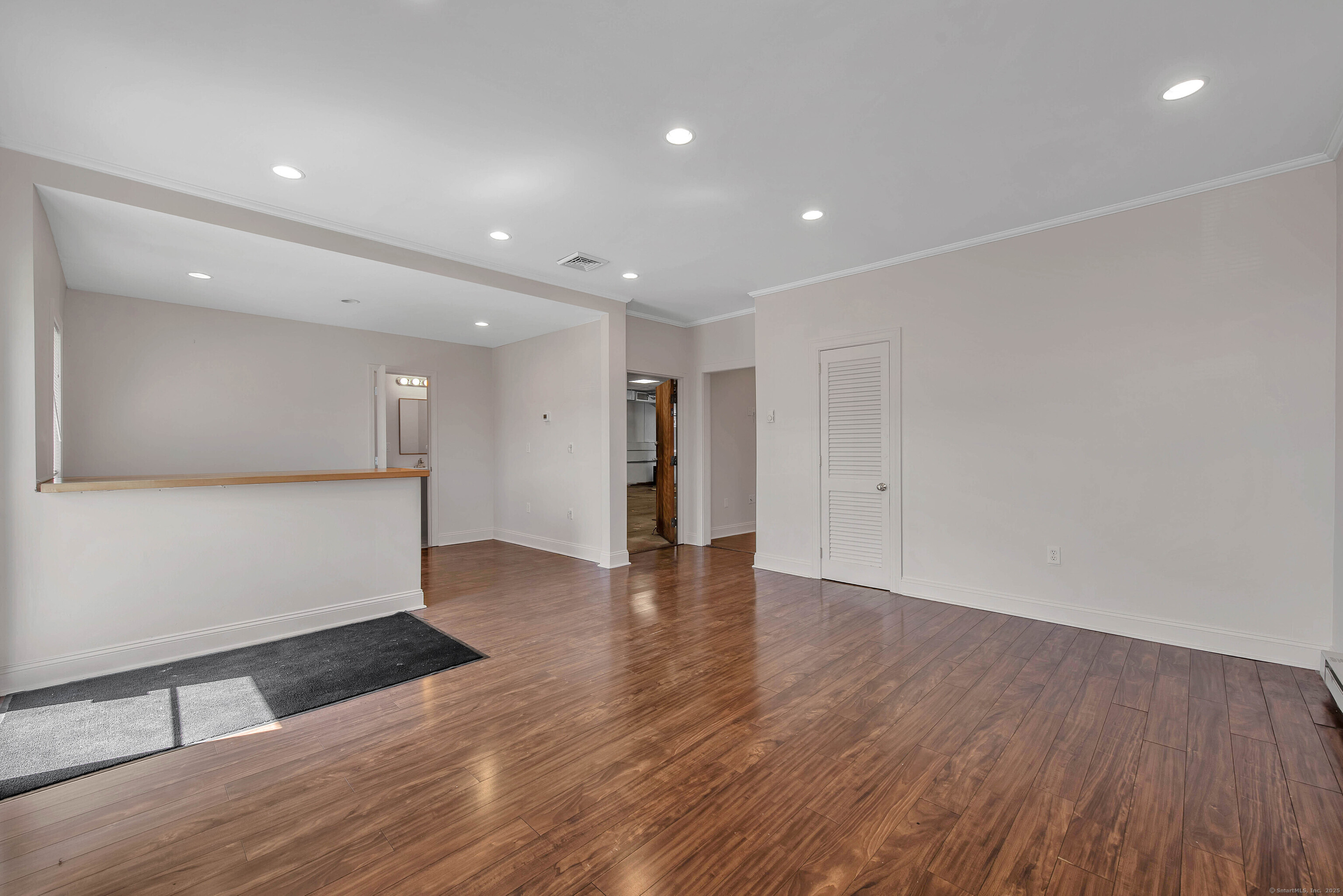 87 Custer Street Property Photo 8