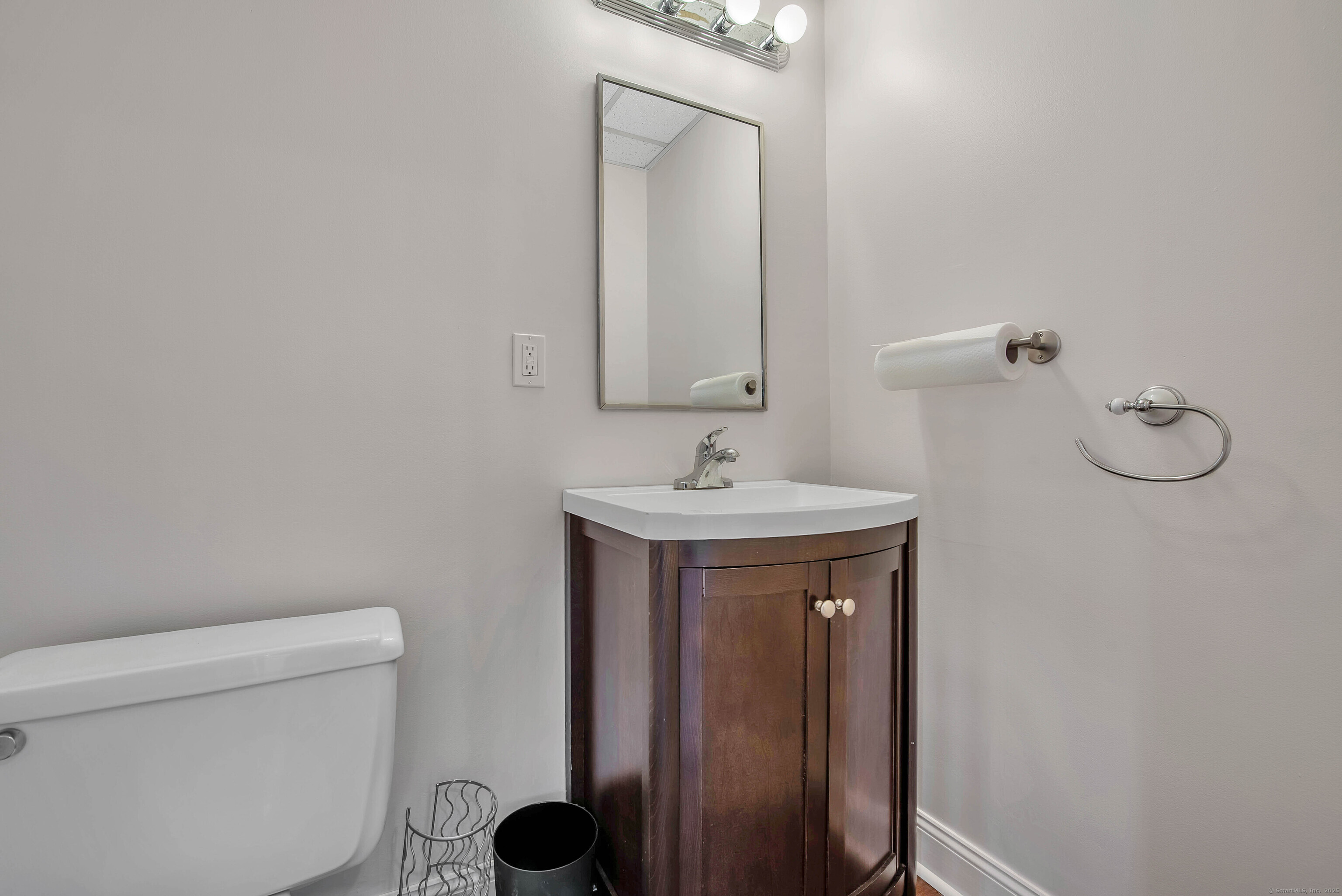 87 Custer Street Property Photo 11