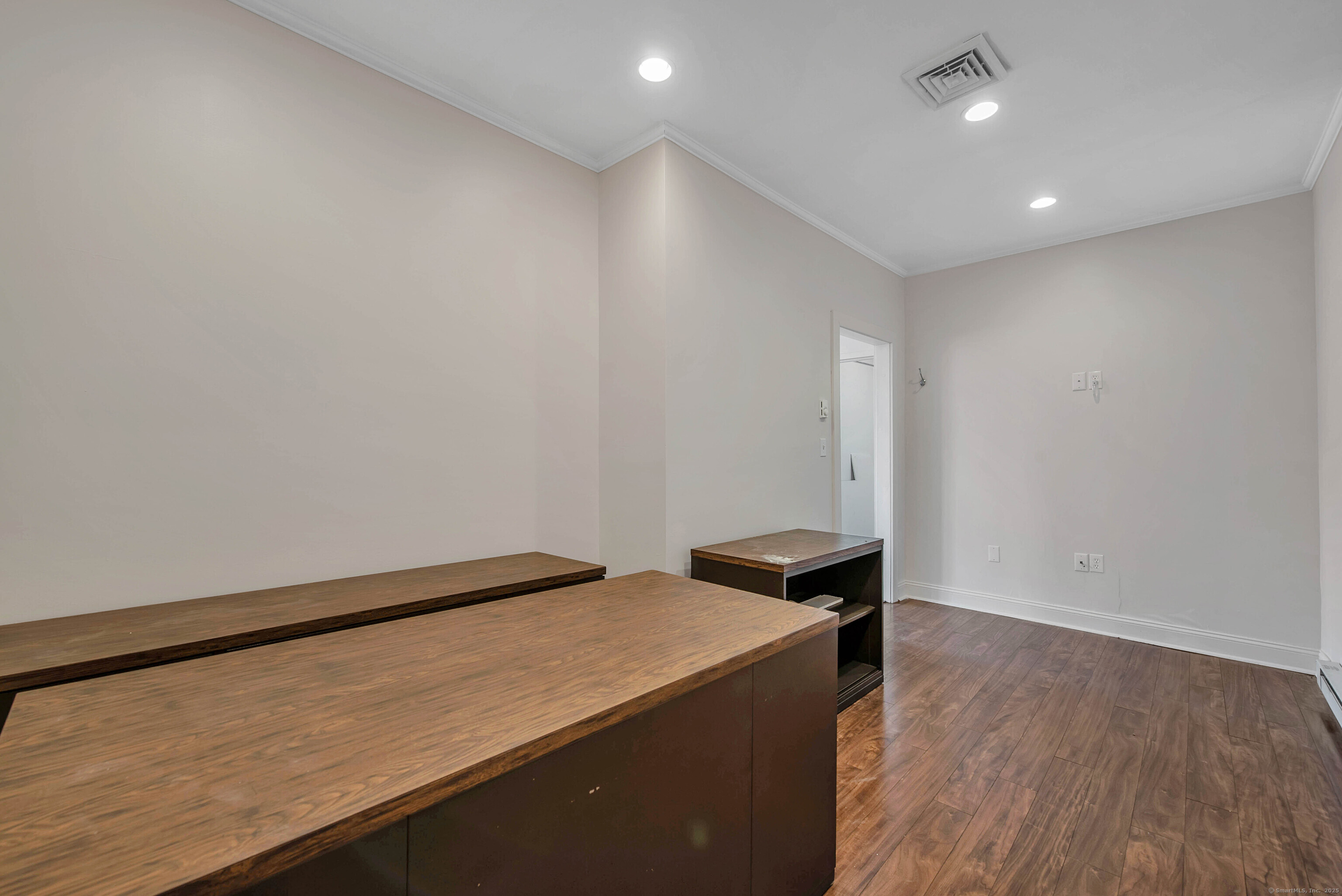 87 Custer Street Property Photo 16