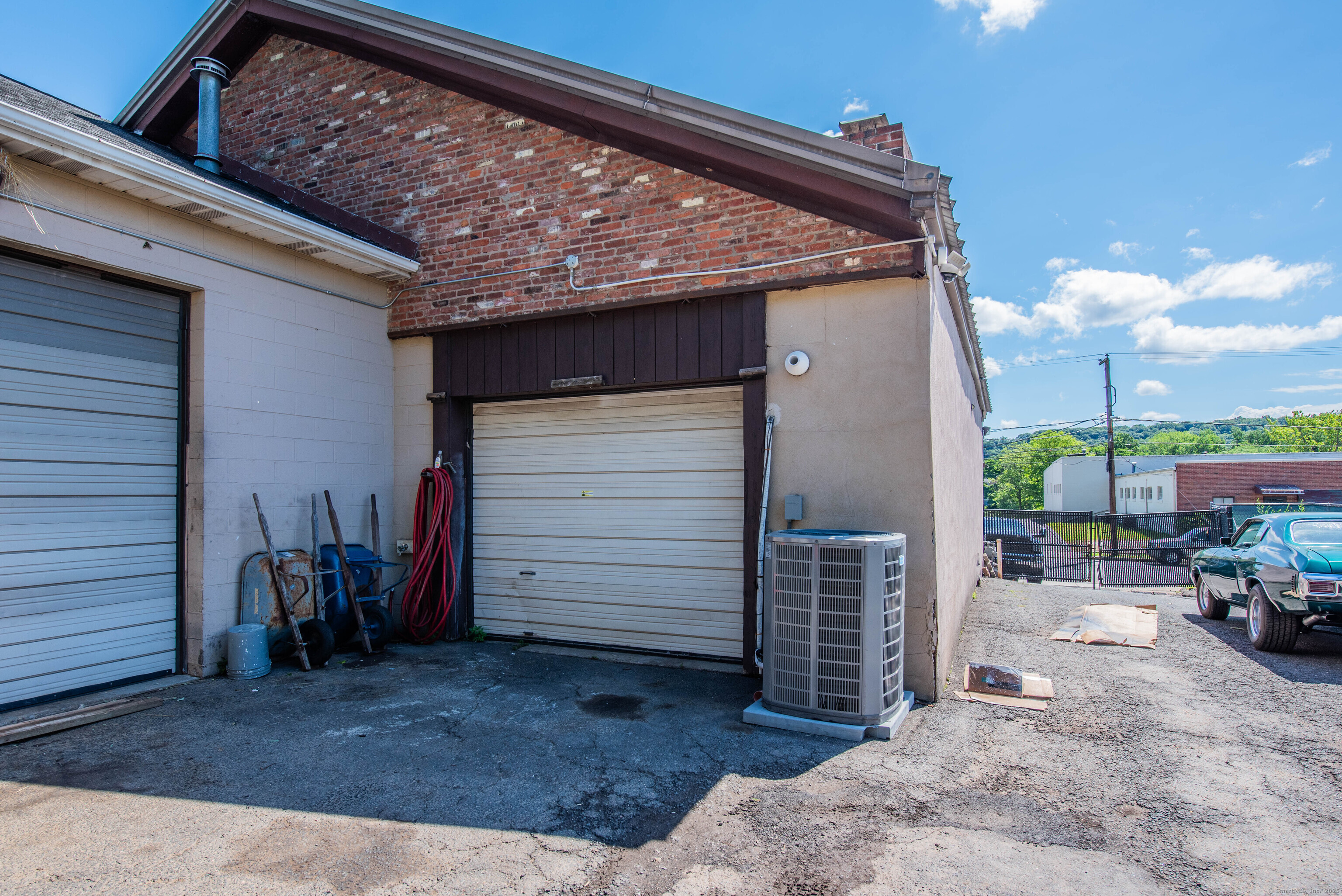 87 Custer Street Property Photo 26