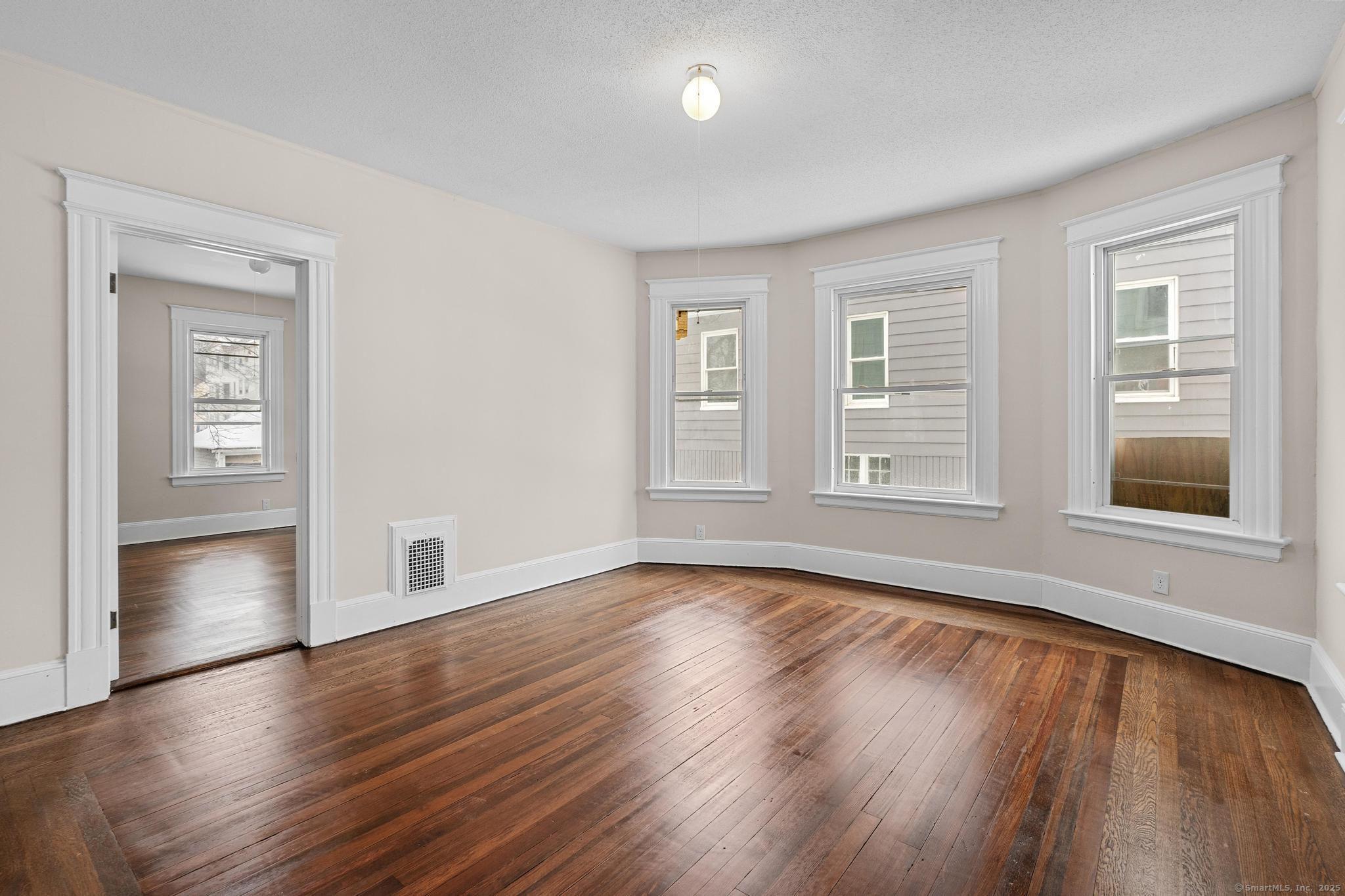 541 Church Street Property Photo 3