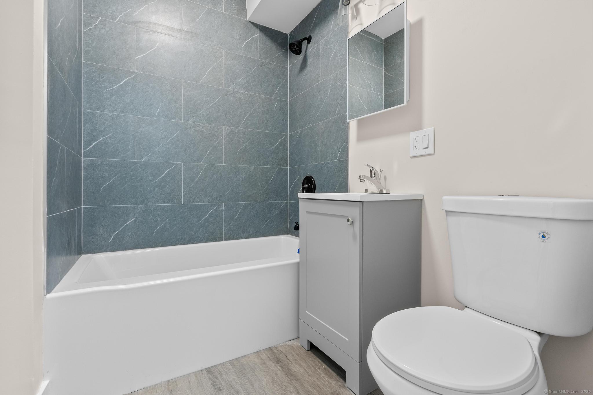 541 Church Street Property Photo 8
