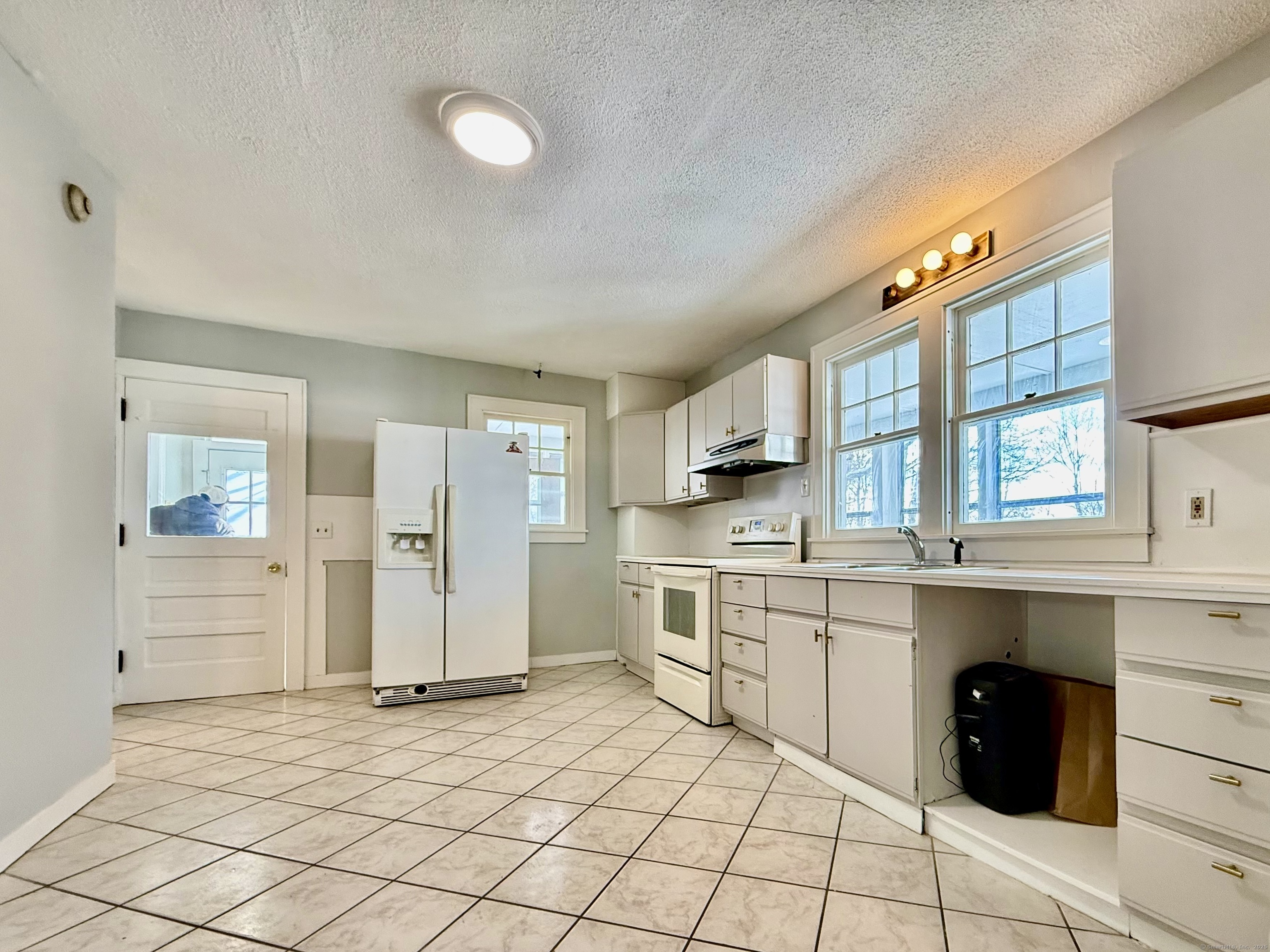 249 Yantic Street Property Photo 2