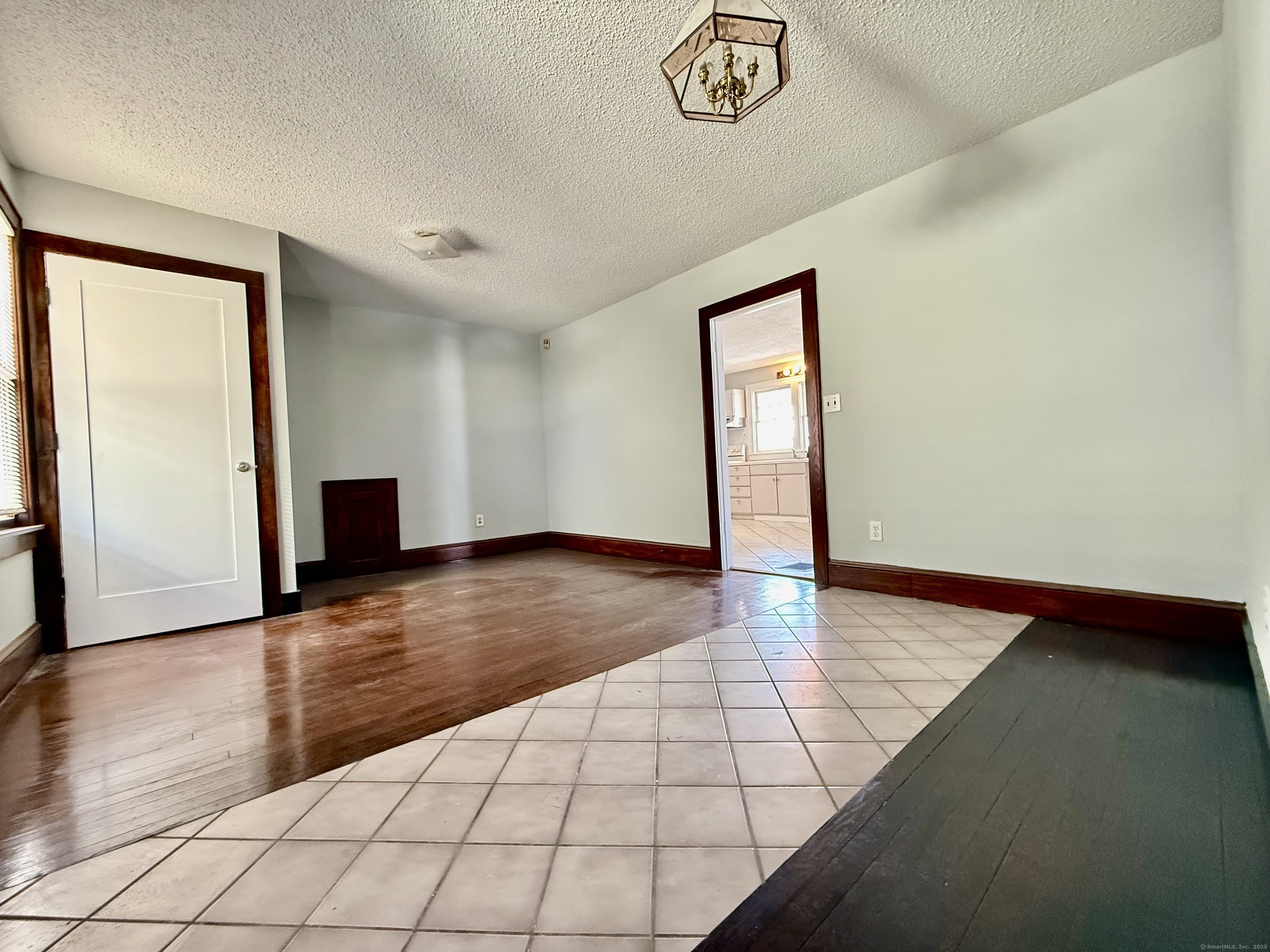 249 Yantic Street Property Photo 4