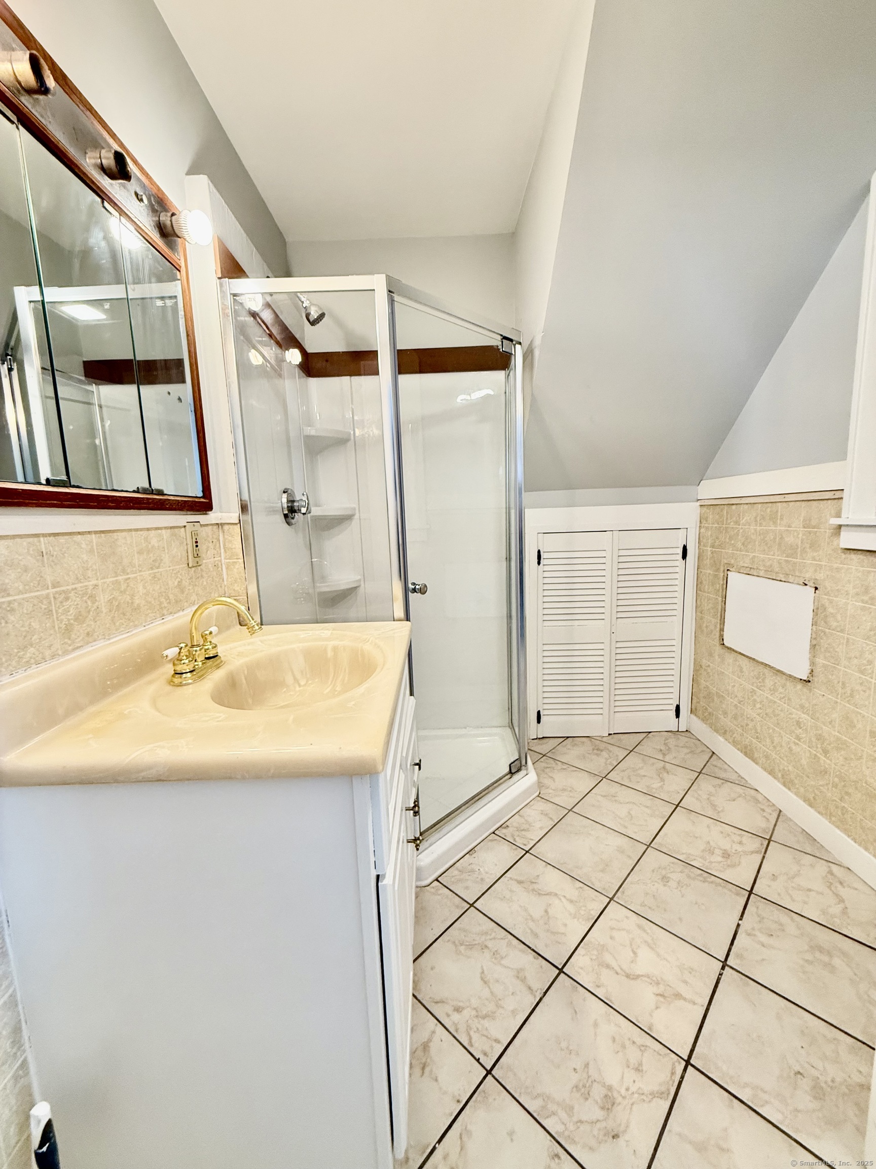 249 Yantic Street Property Photo 9