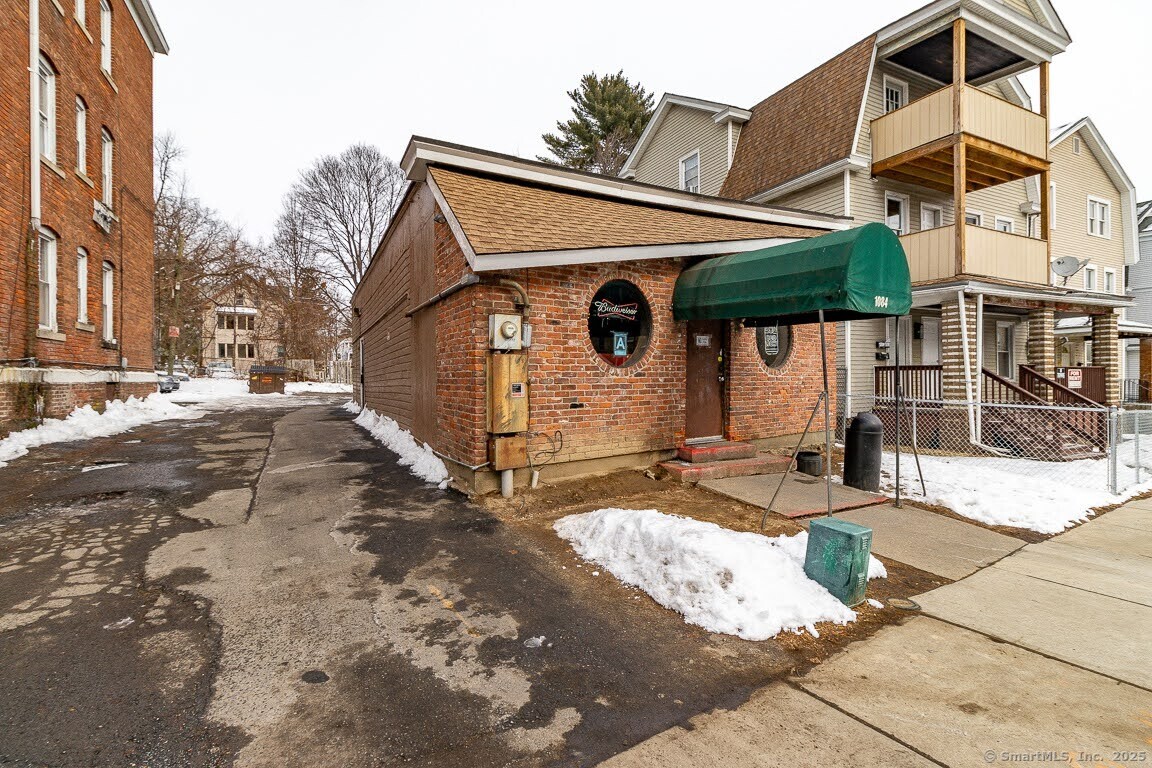 1084 Capitol Avenue Property Photo 2