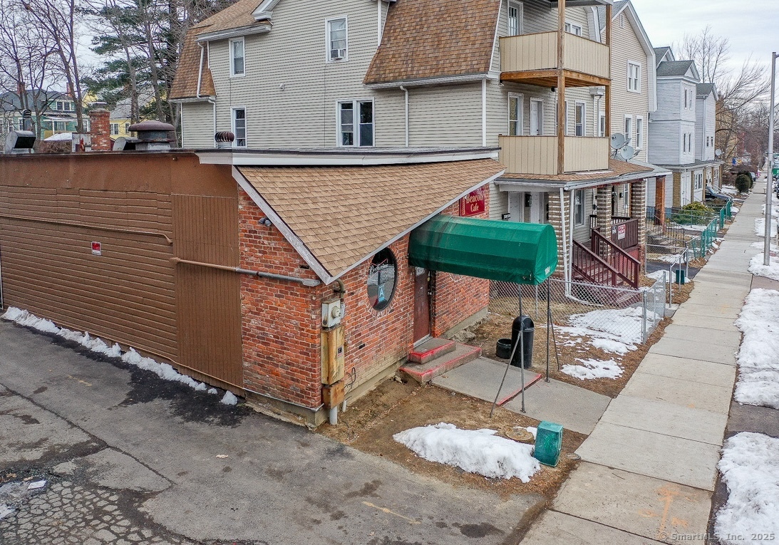 1084 Capitol Avenue Property Photo 3