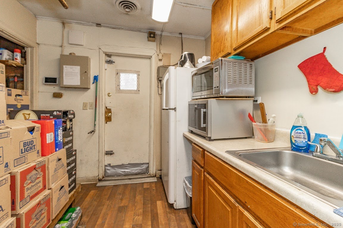 1084 Capitol Avenue Property Photo 19