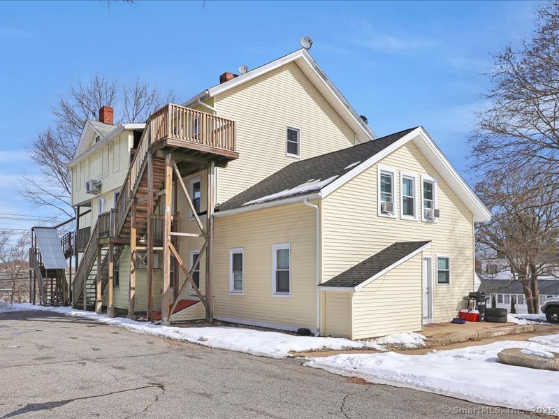 7 Park West Street Property Photo 5