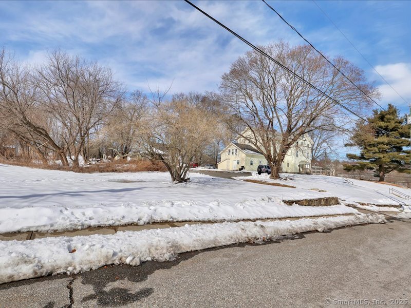 7 Park West Street Property Photo 8