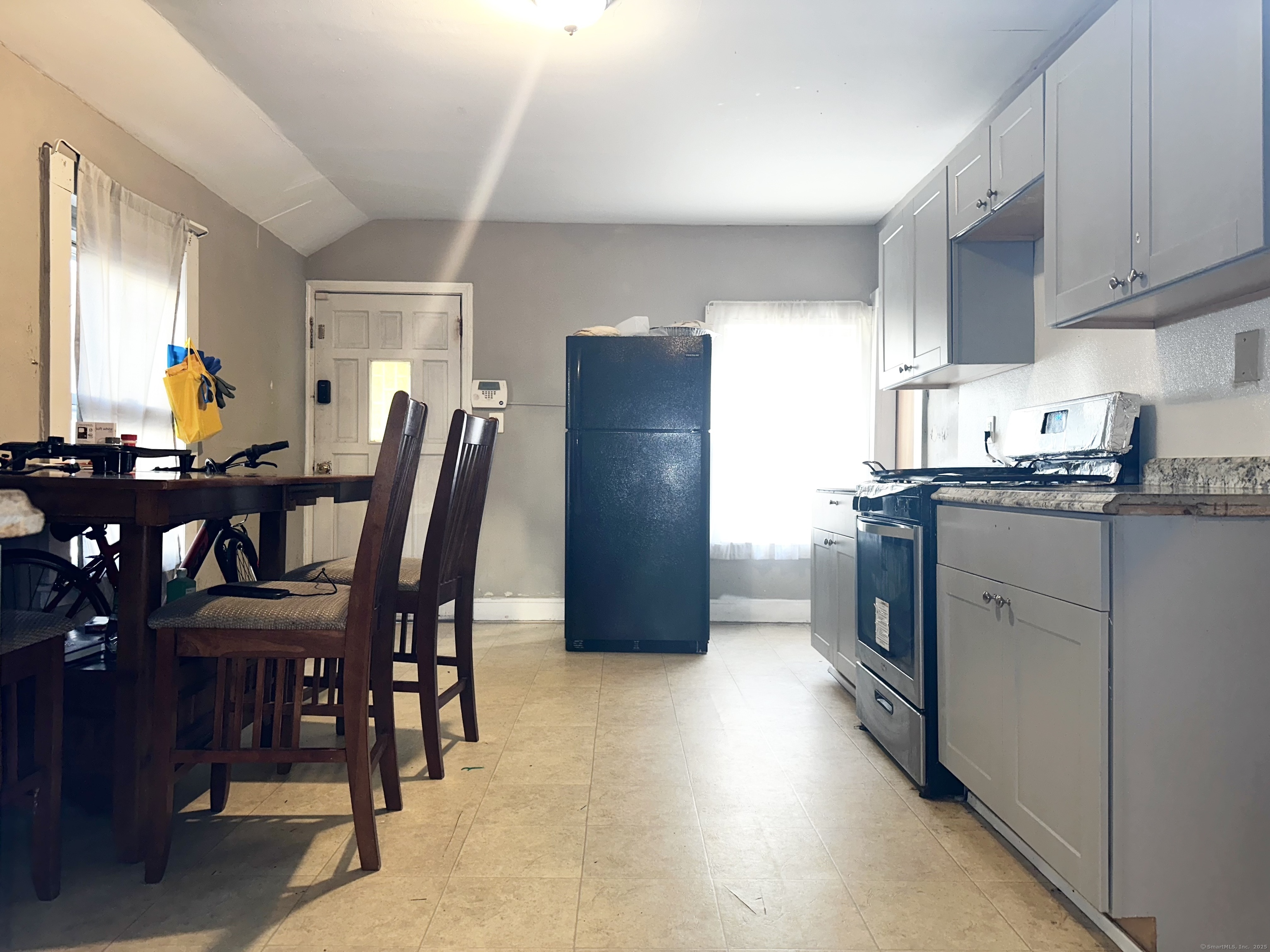 98 Sylvan Avenue Property Photo 8