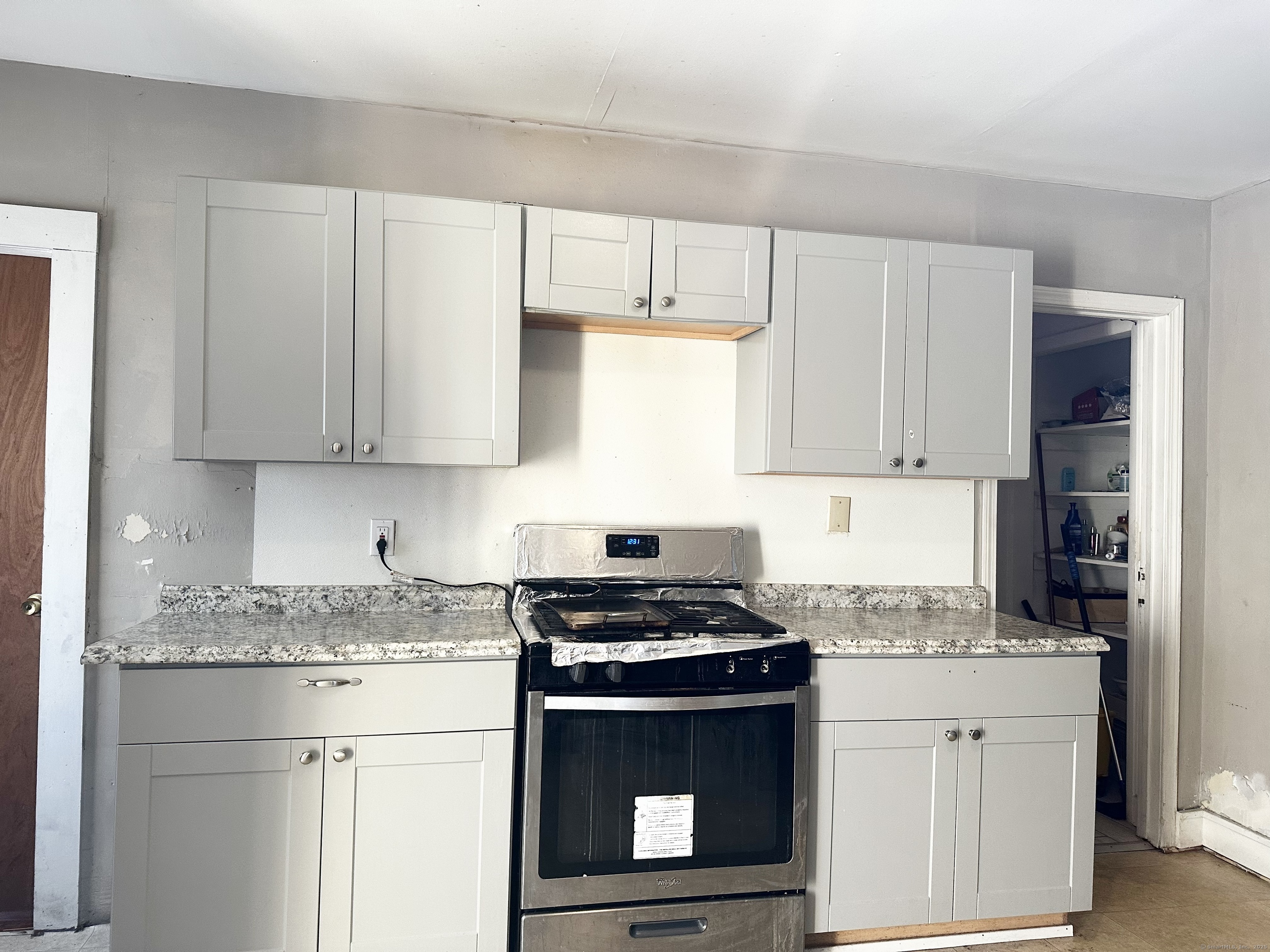98 Sylvan Avenue Property Photo 10