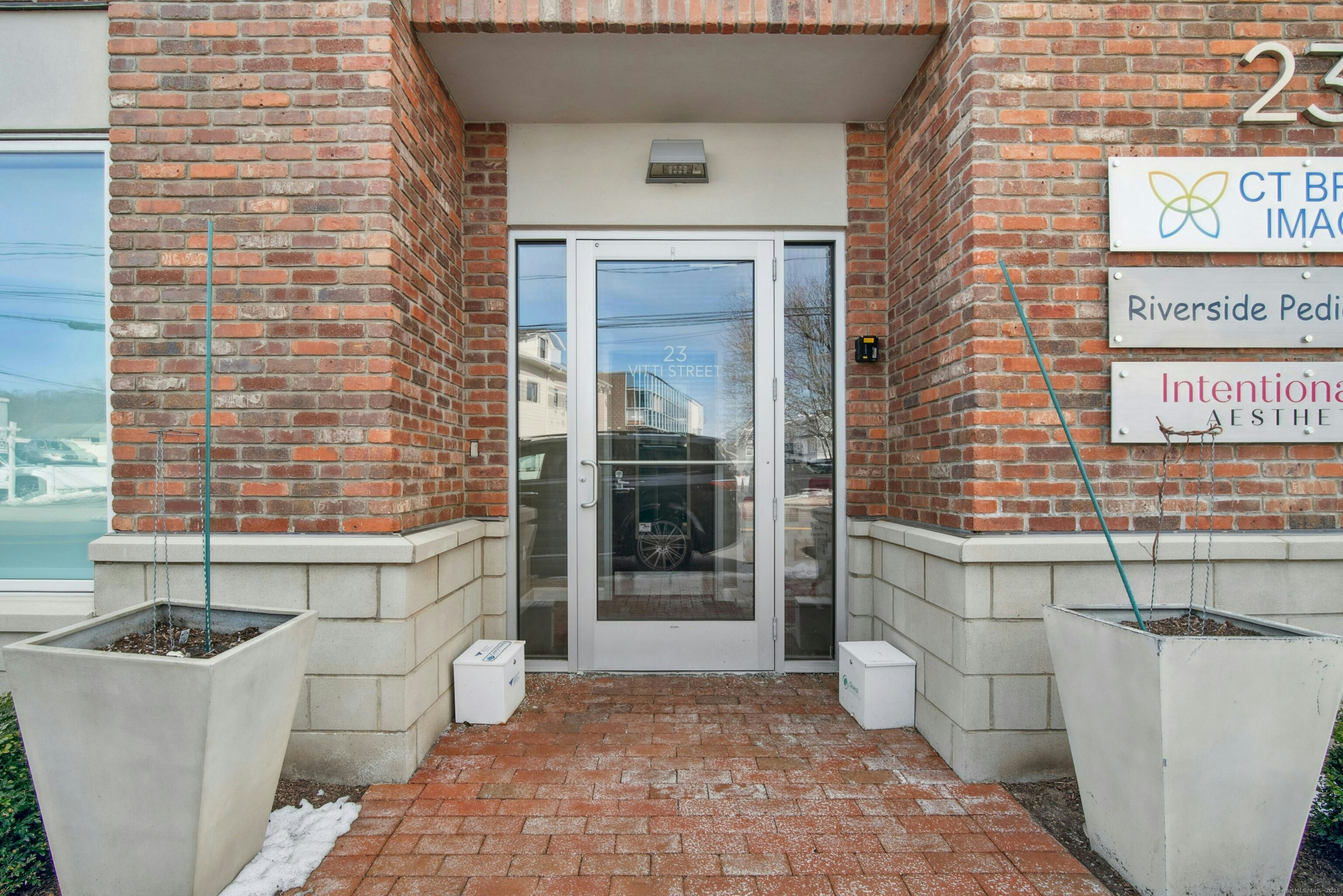 23 Vitti 201 Street Property Photo 2