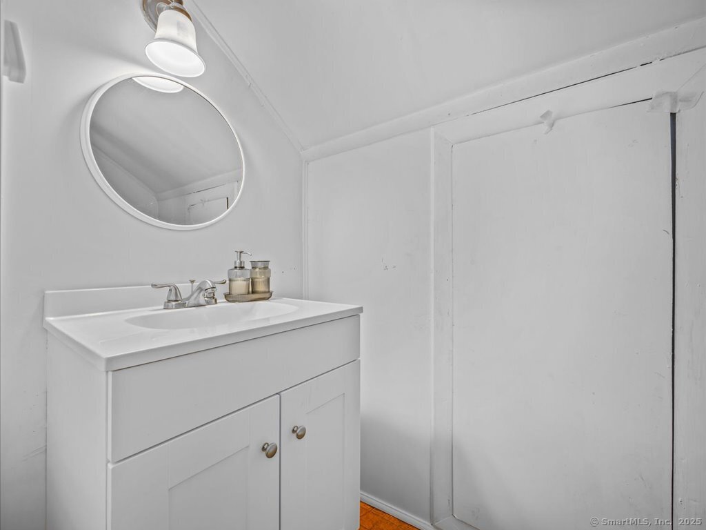 8 East Street Property Photo 19
