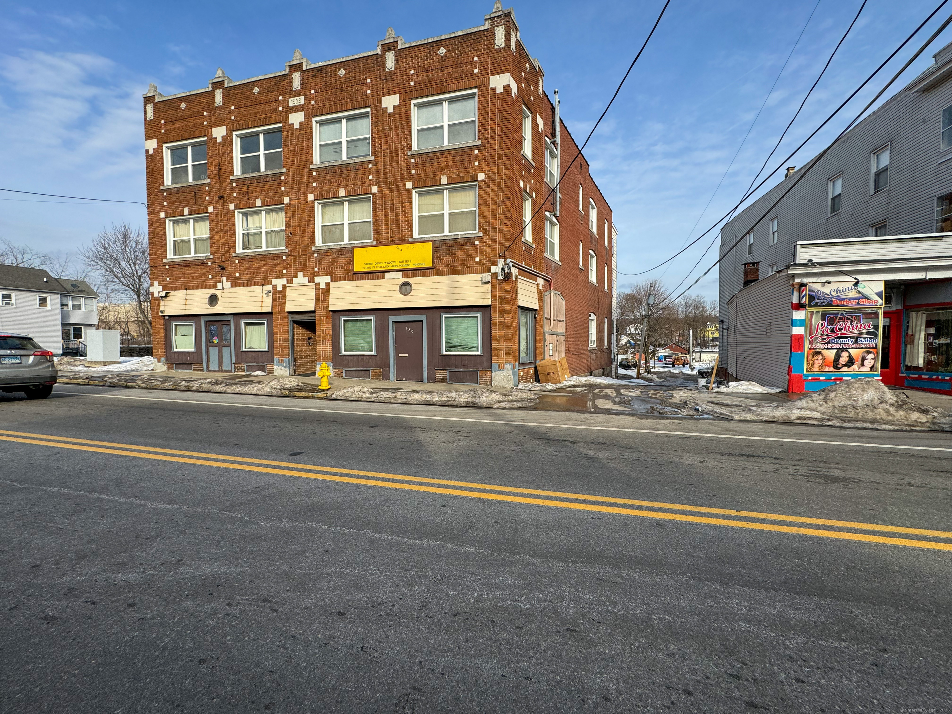 482 Main Street Property Photo 4