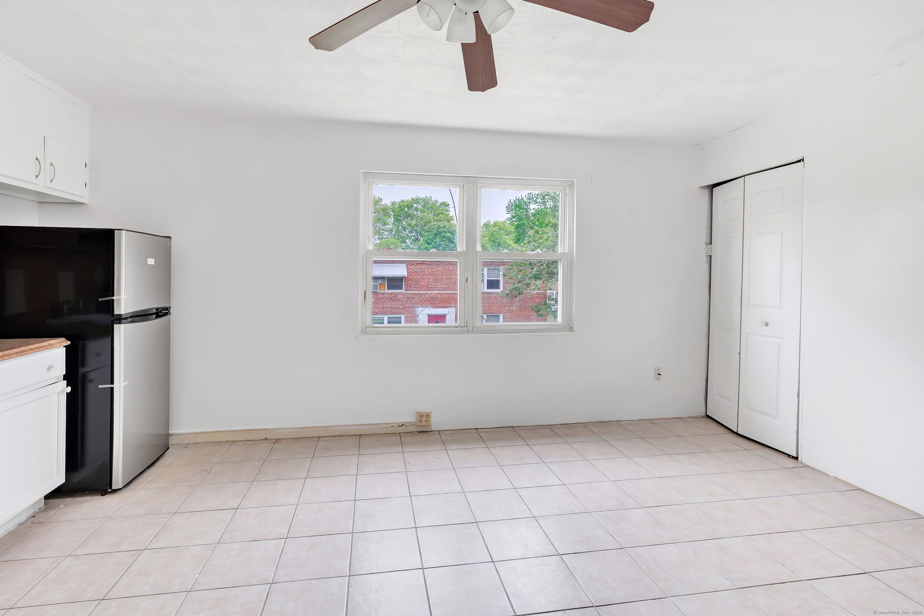 367 D Building 5 Granfield Avenue Property Photo 4