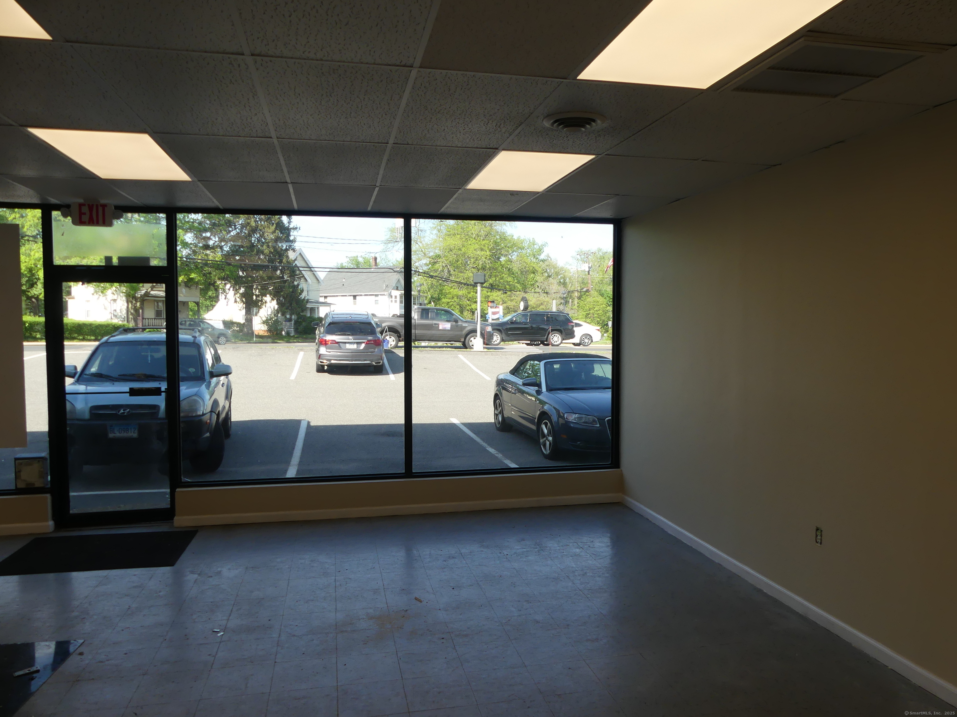 1020 Farmington Avenue Property Photo 1