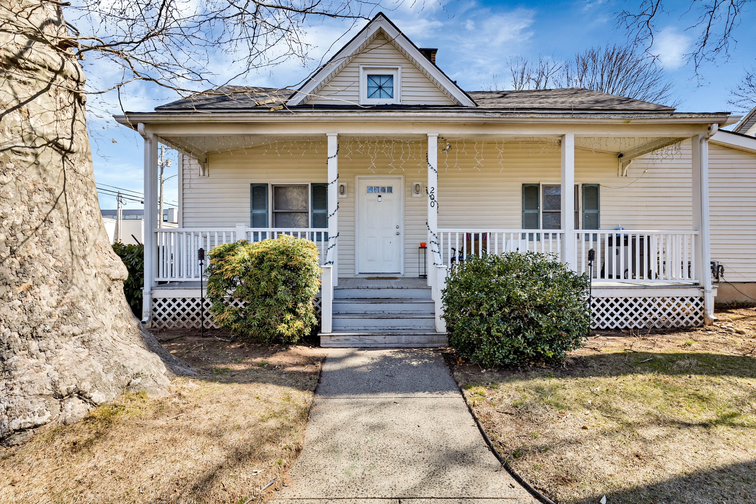 200 Kimberly Avenue Property Photo 1