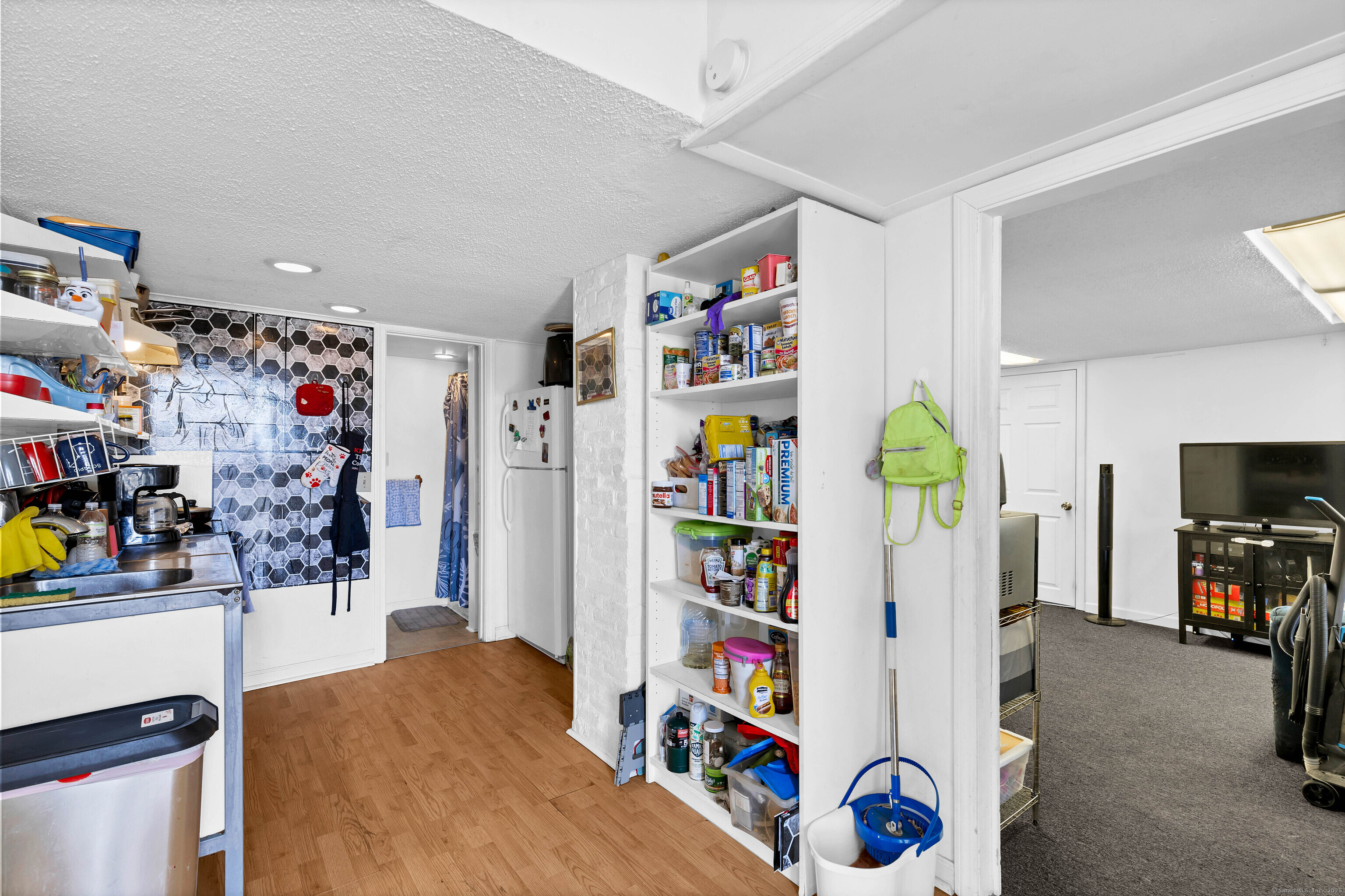 200 Kimberly Avenue Property Photo 10