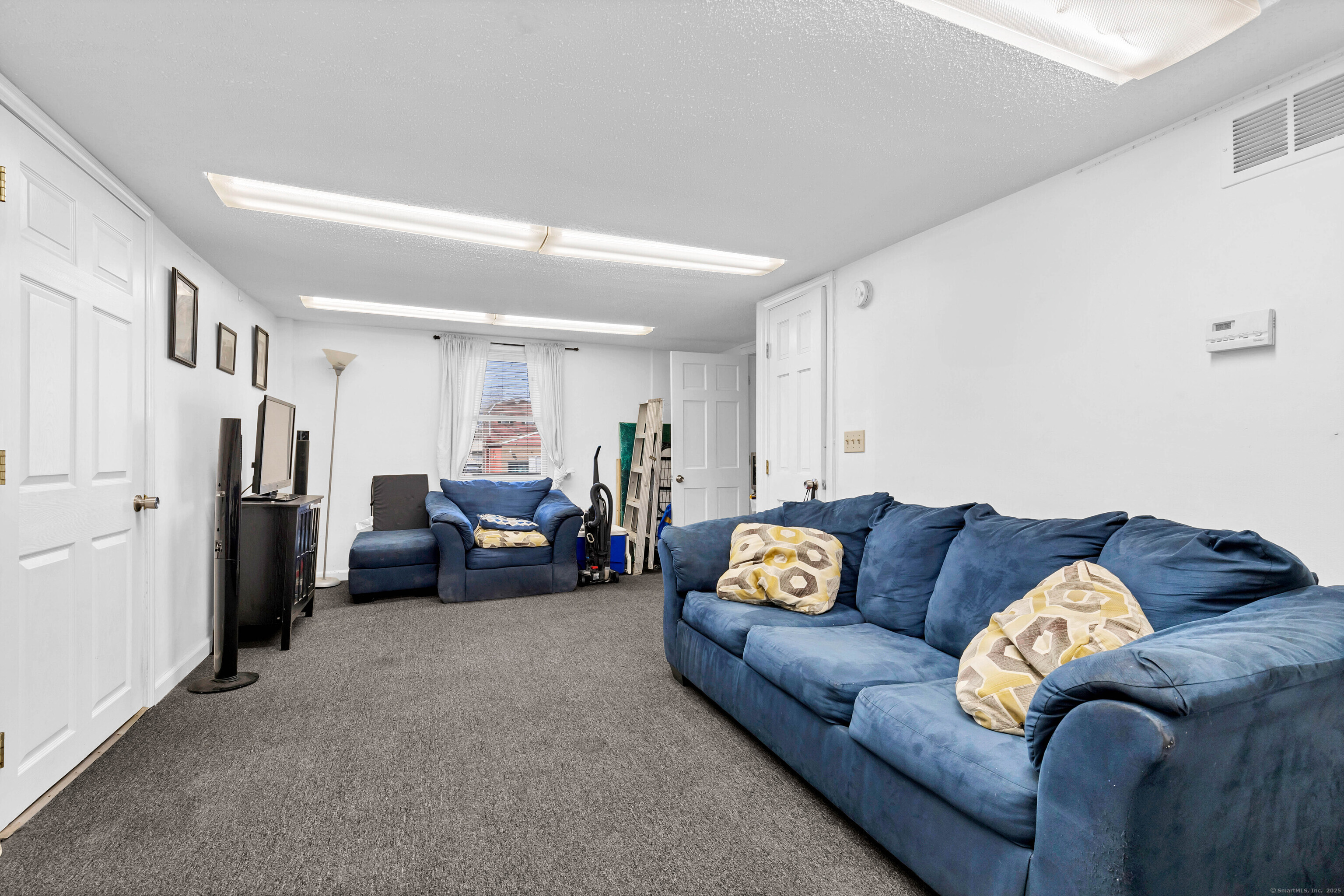 200 Kimberly Avenue Property Photo 11