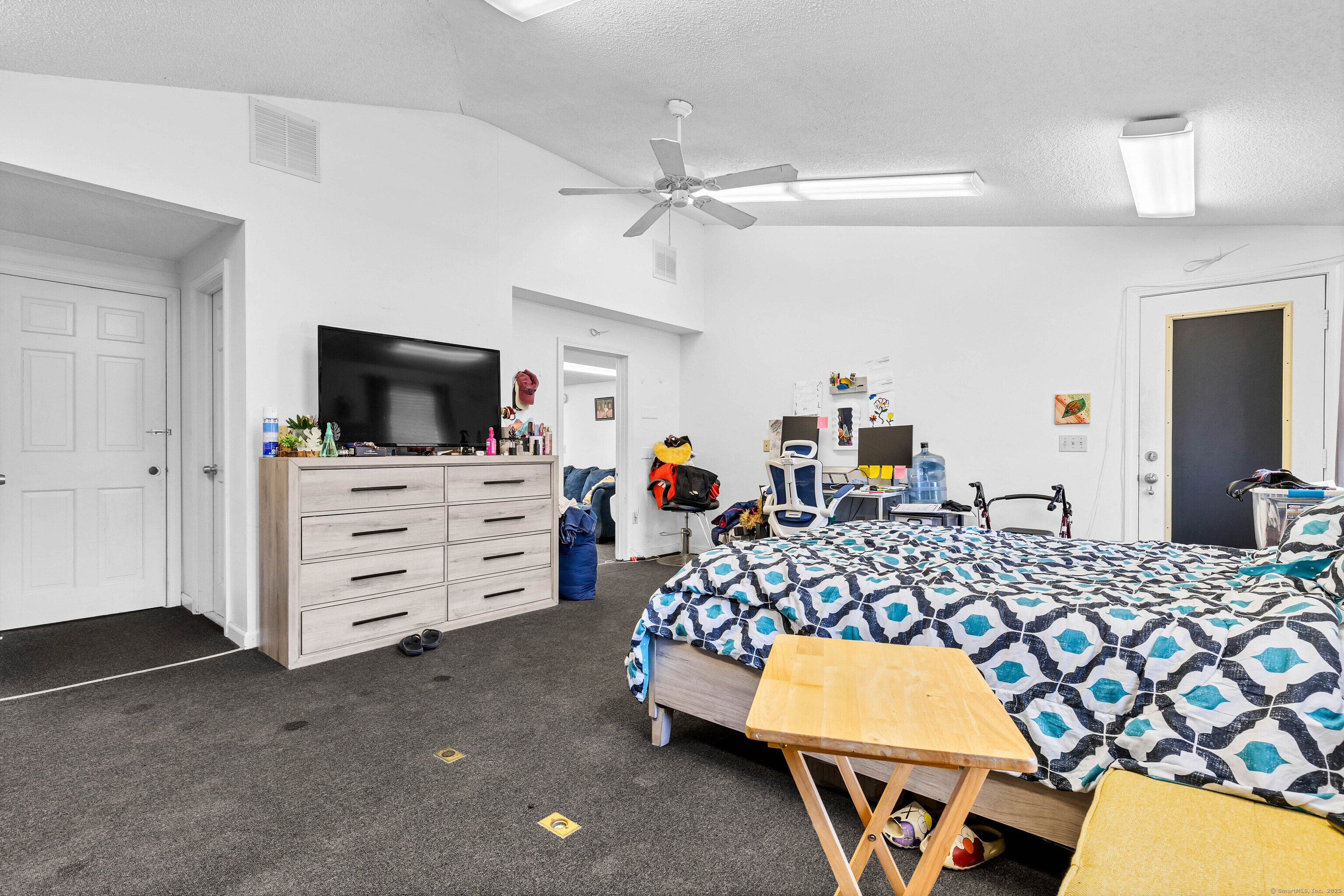 200 Kimberly Avenue Property Photo 16