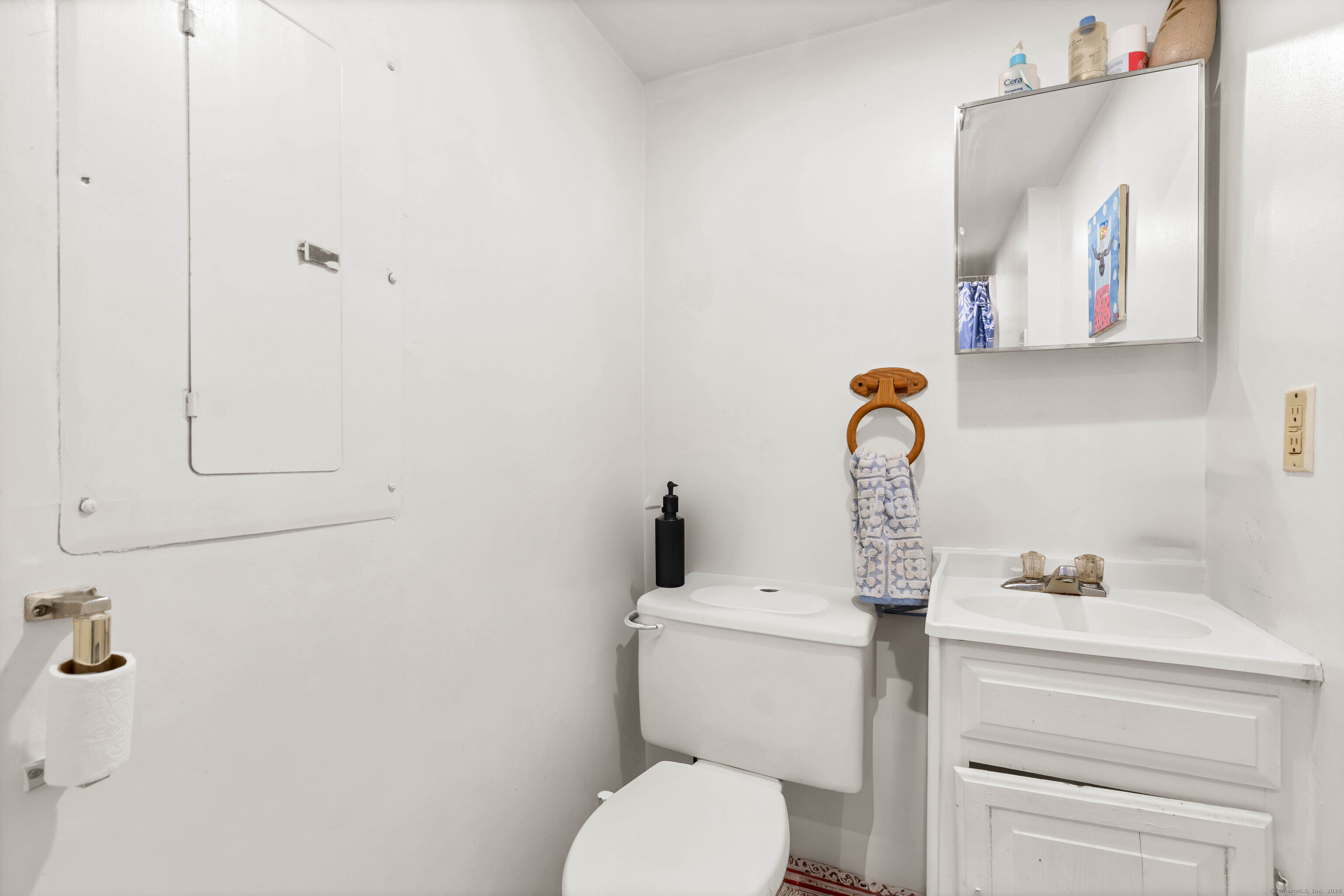 200 Kimberly Avenue Property Photo 20