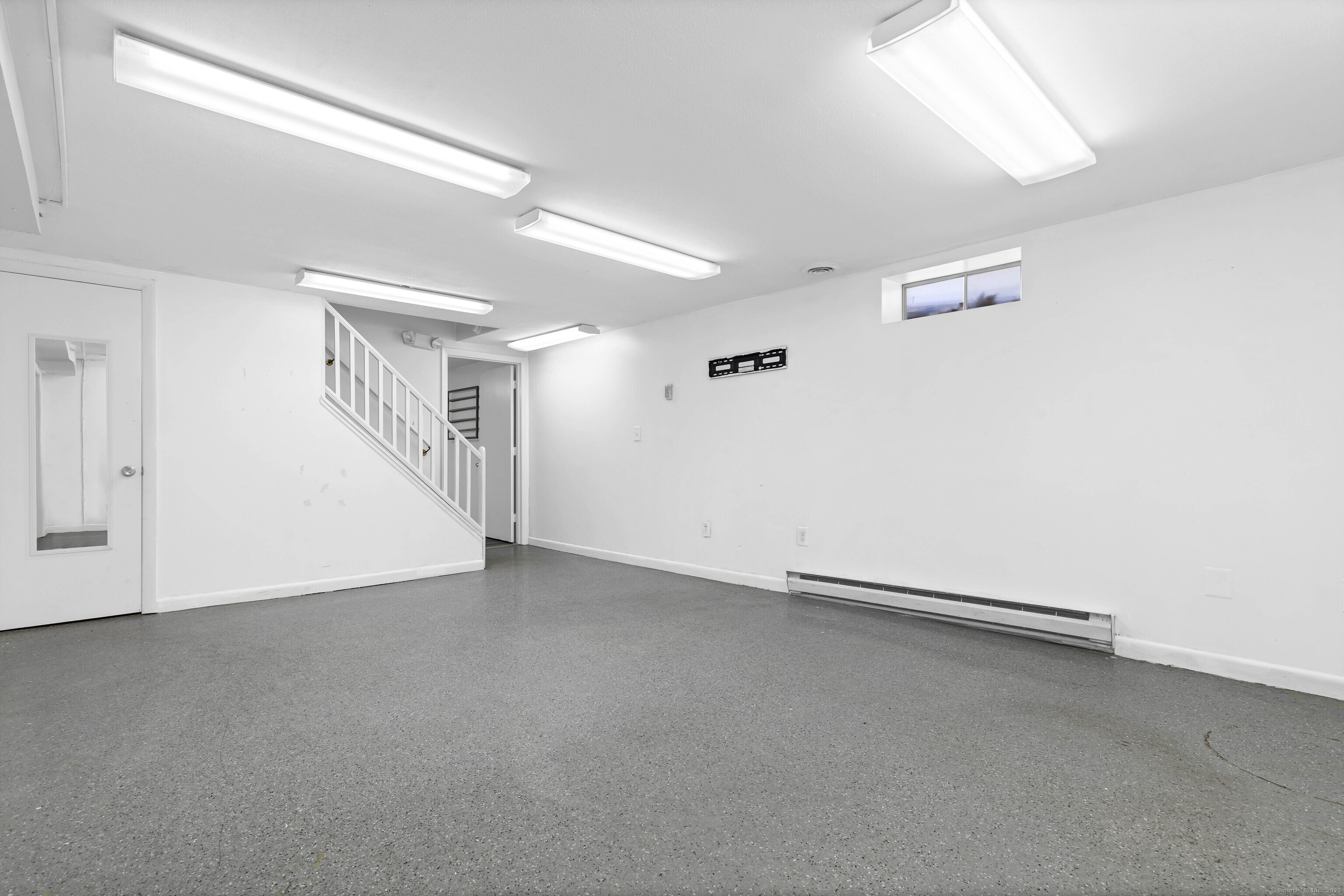 200 Kimberly Avenue Property Photo 26