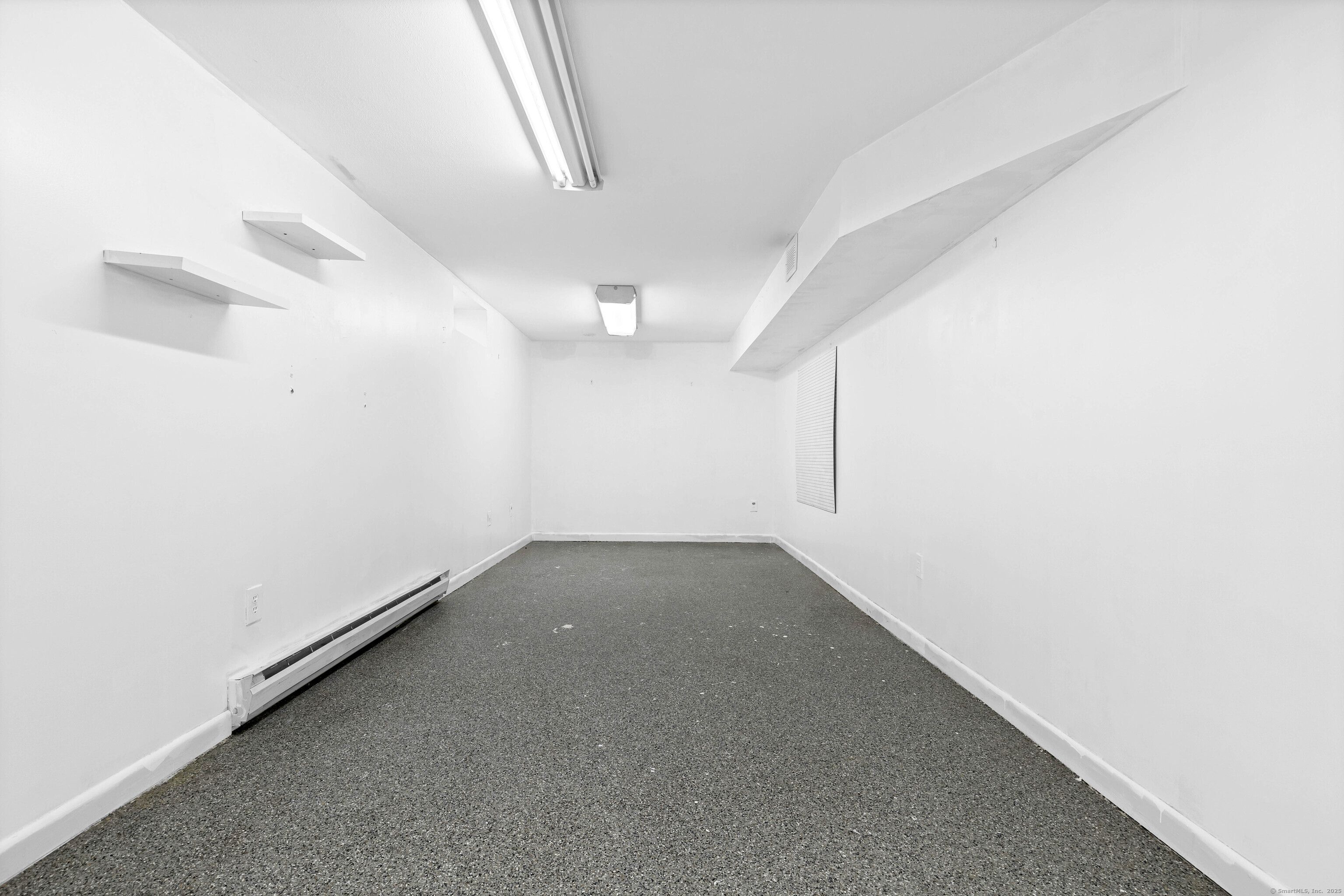 200 Kimberly Avenue Property Photo 28