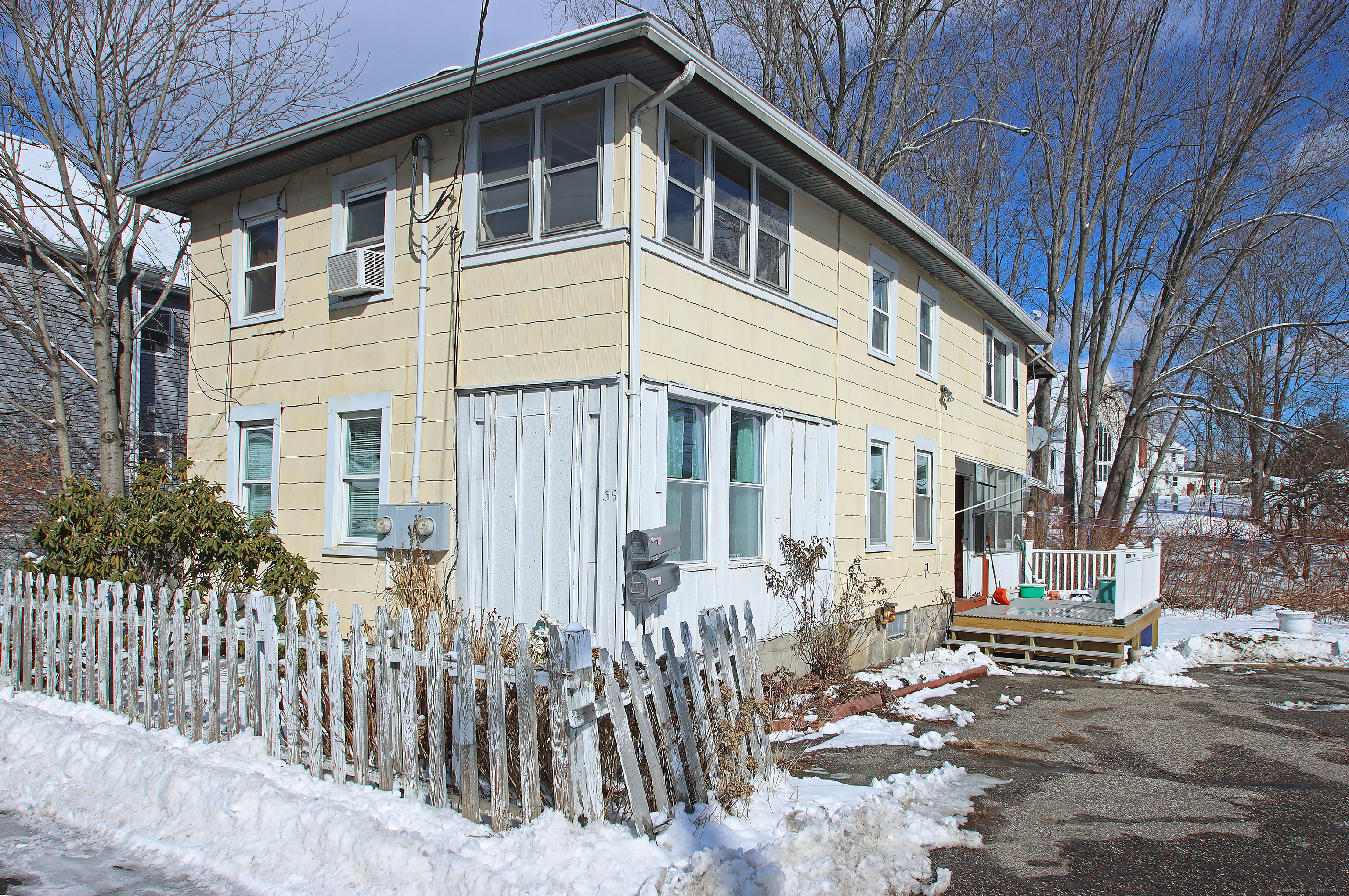 39 Maple Street Property Photo 2