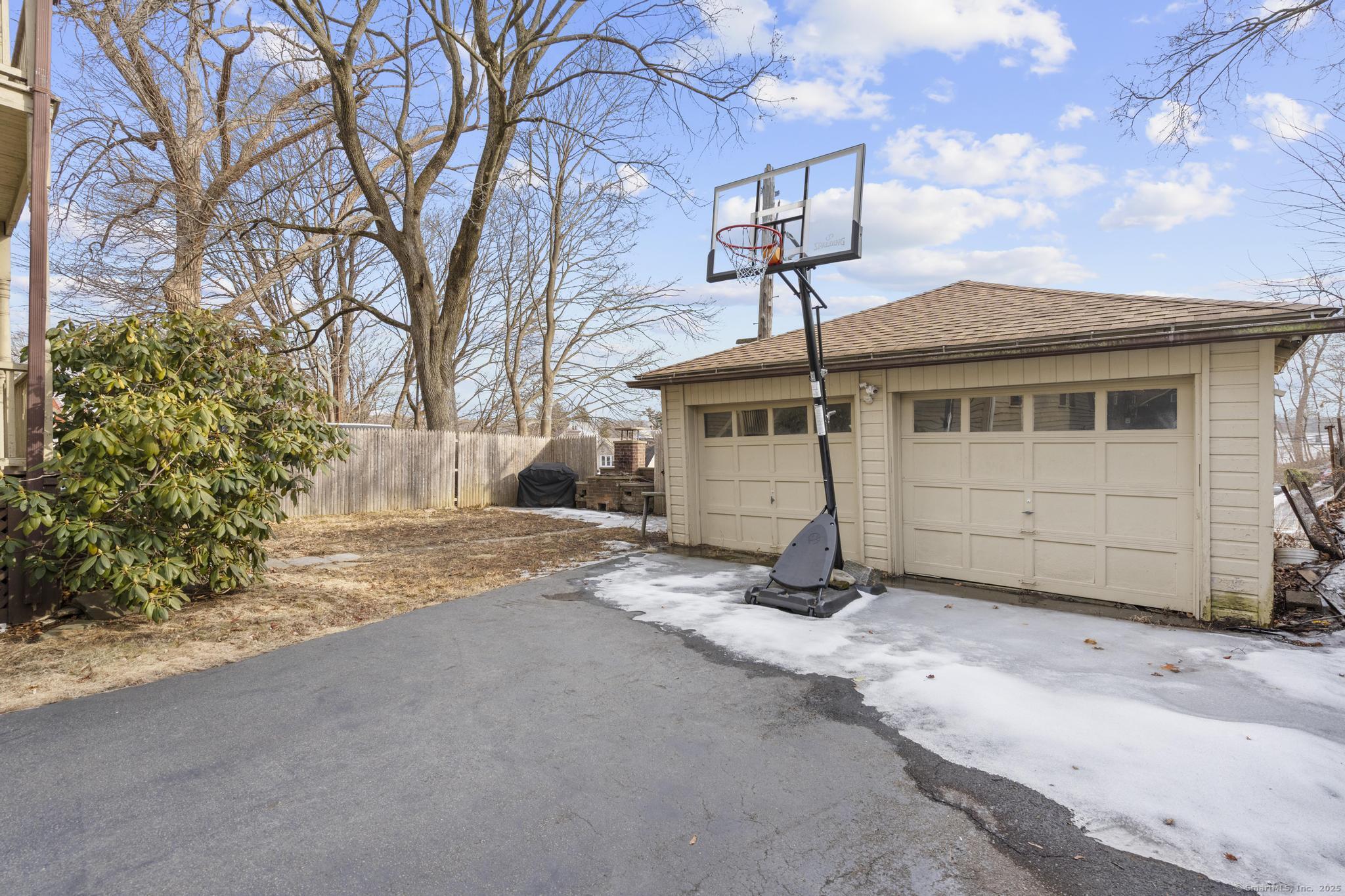15 Holbrook Place Property Photo 5