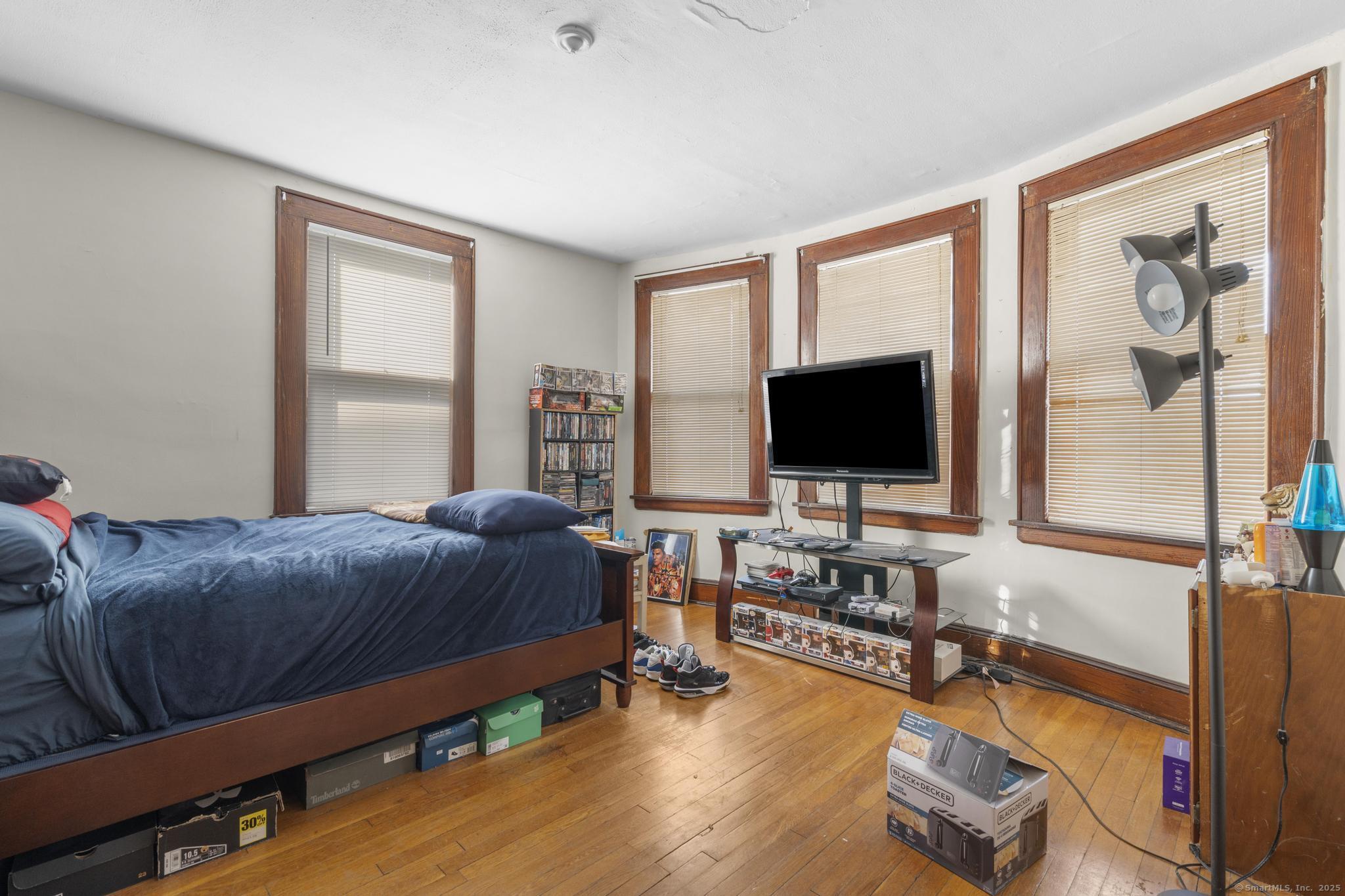 15 Holbrook Place Property Photo 7