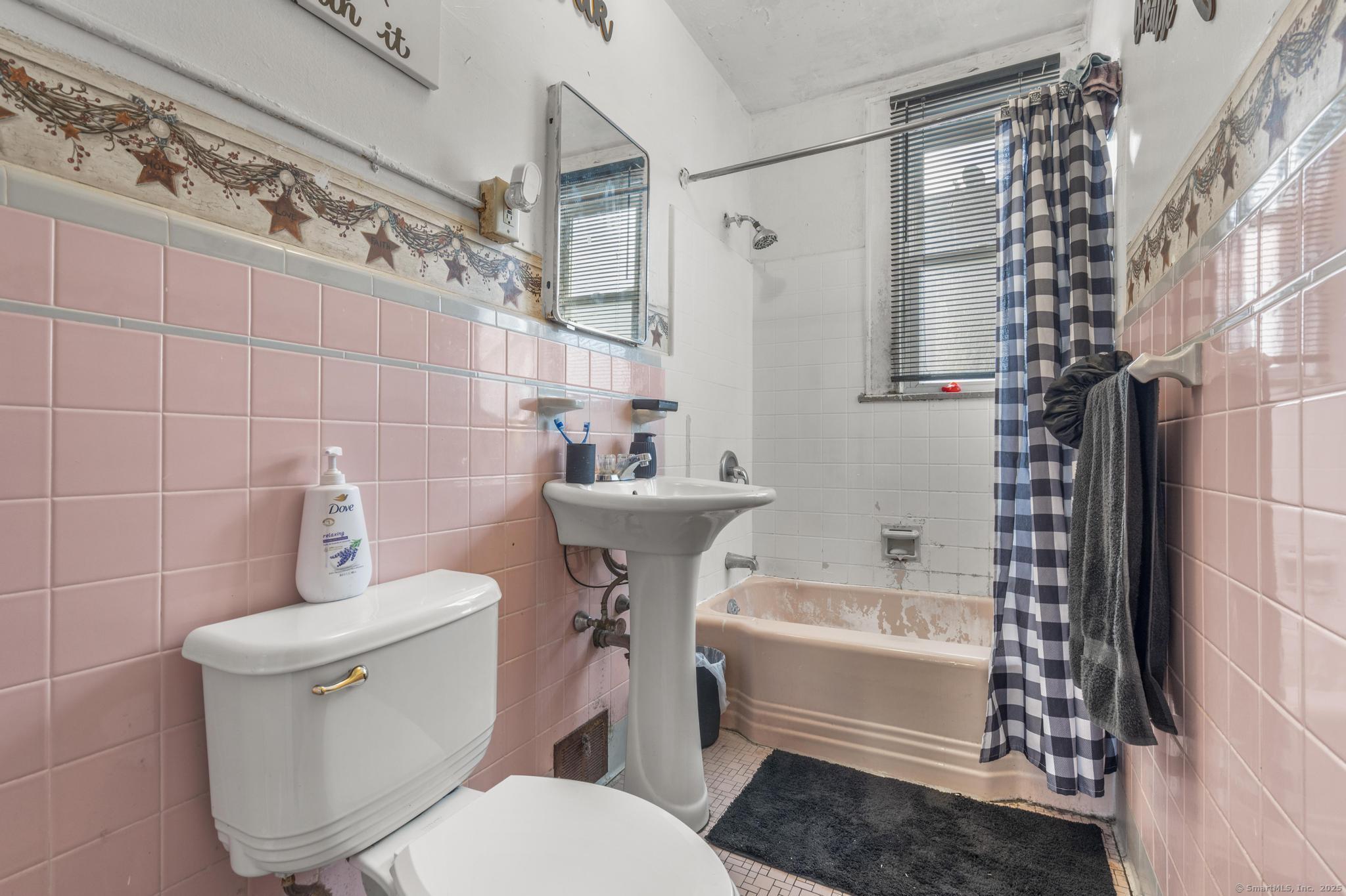 15 Holbrook Place Property Photo 19
