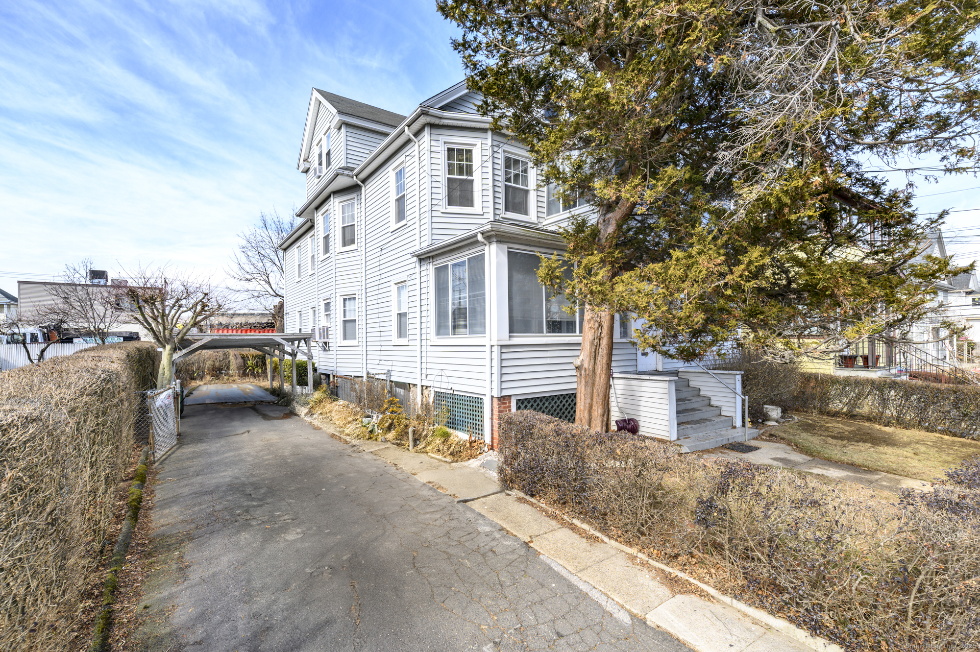 267 Fairfield Avenue Property Photo 2