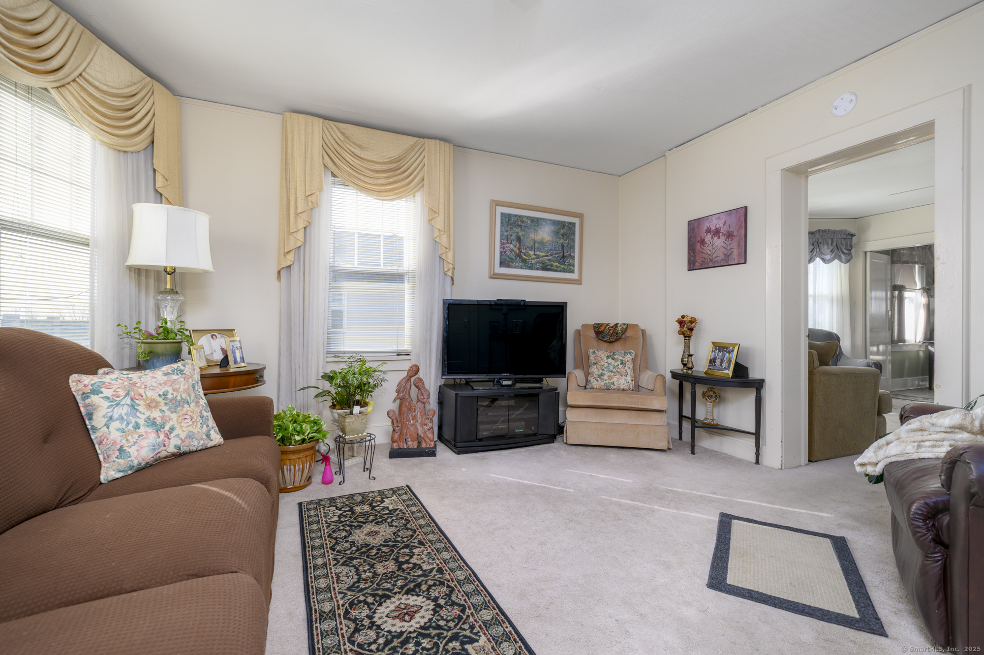 267 Fairfield Avenue Property Photo 3