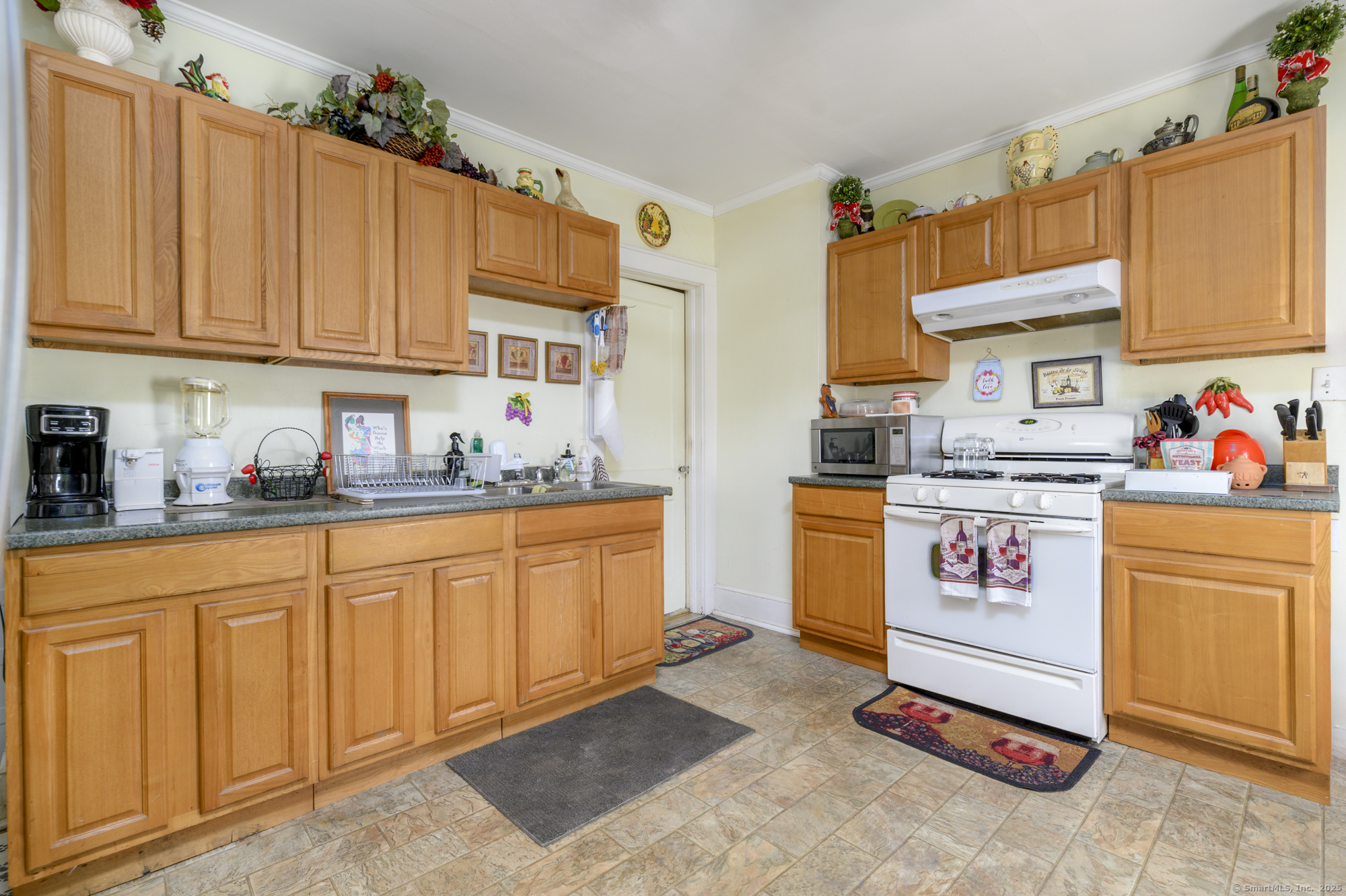 267 Fairfield Avenue Property Photo 6